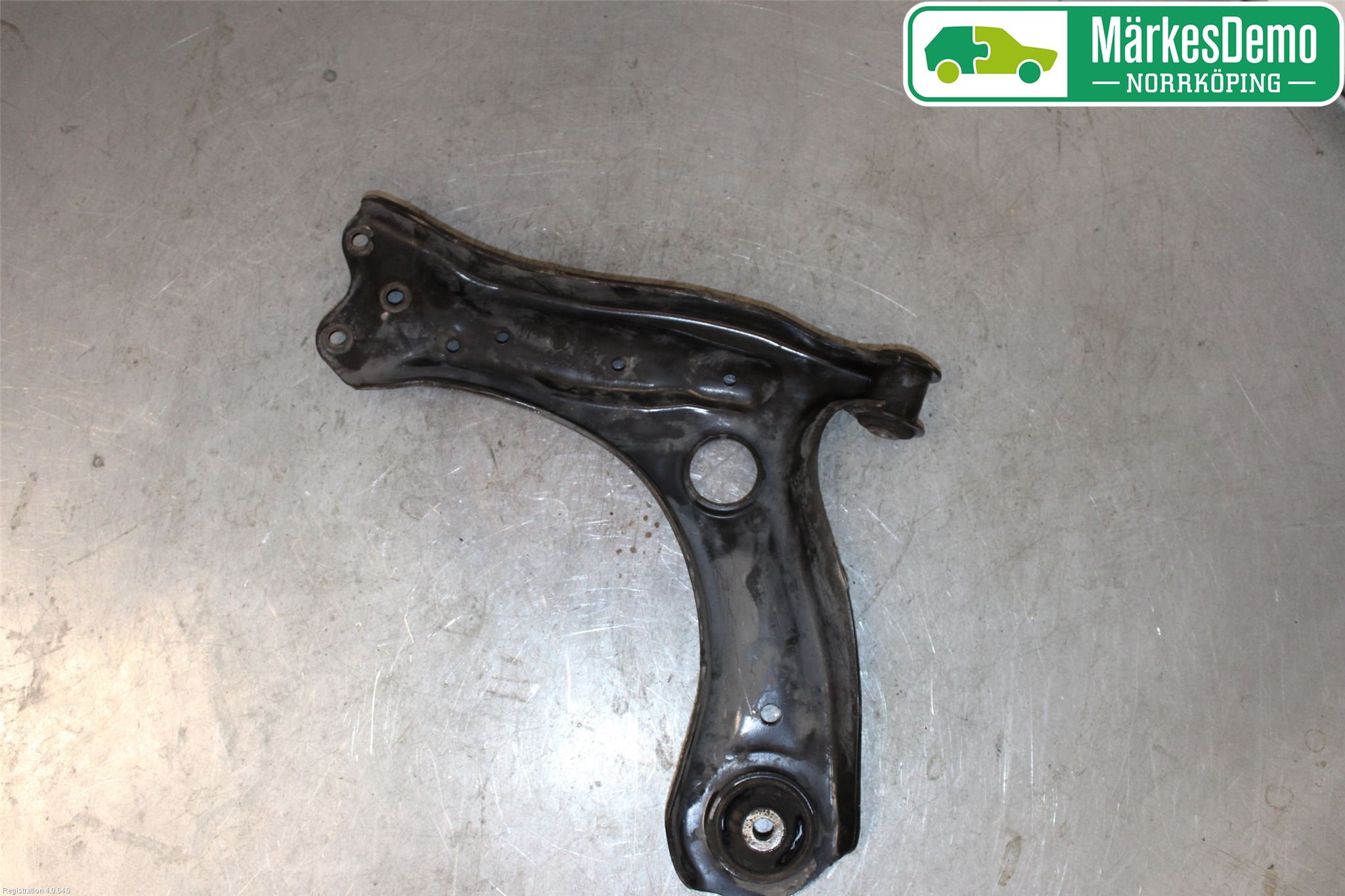 Skoda FABIA 15-21 Bärarm Fram Undre Hö