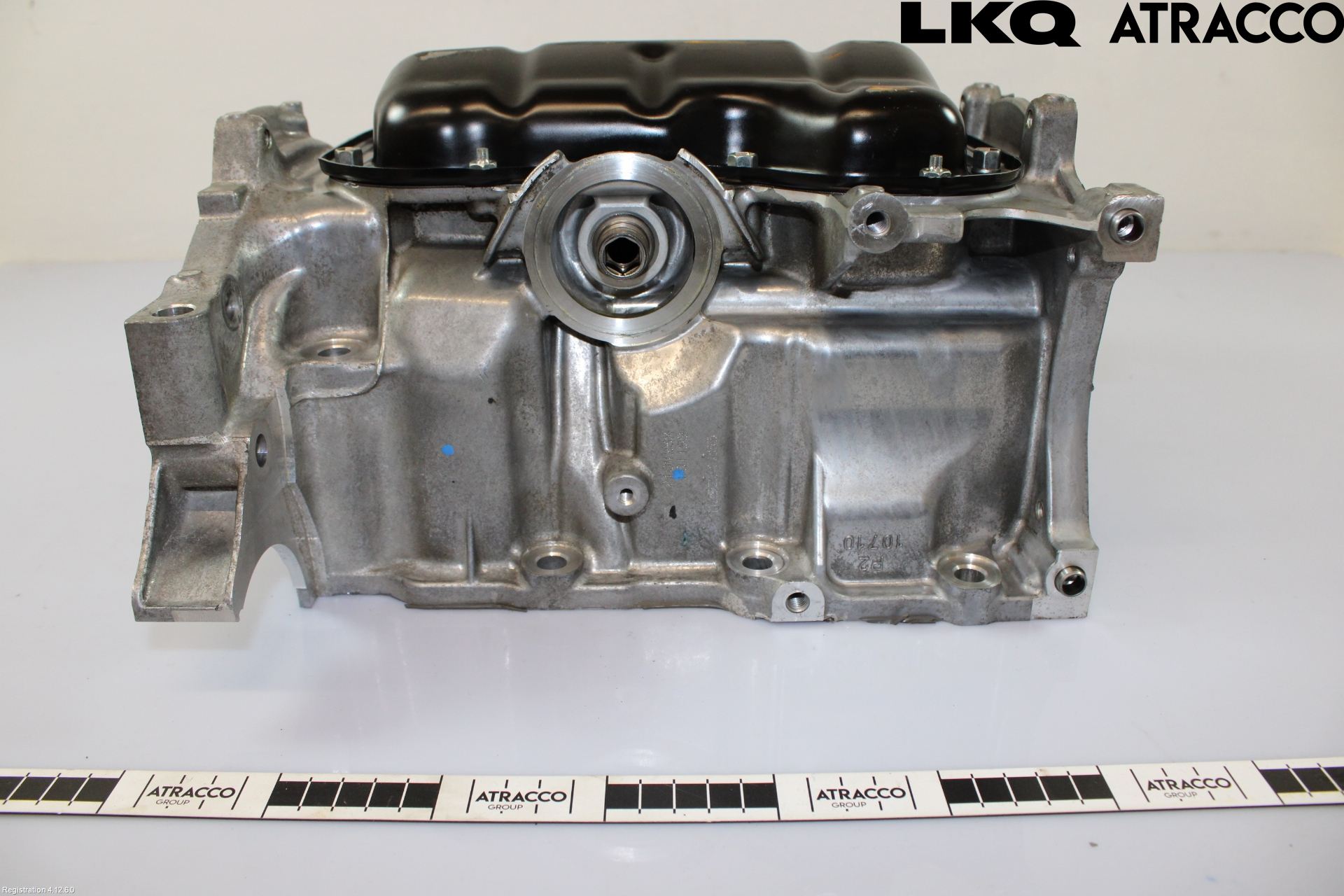 Toyota YARIS XP21 20- Oljetråg