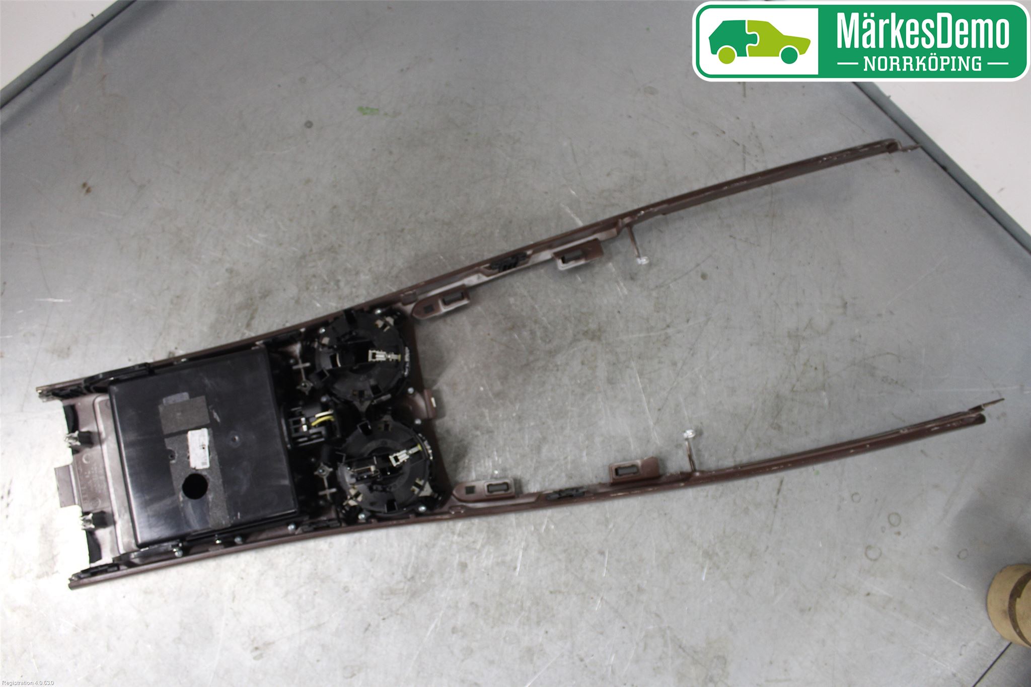 Volkswagen VW PHAETON Instrumentkonsoll Mitt