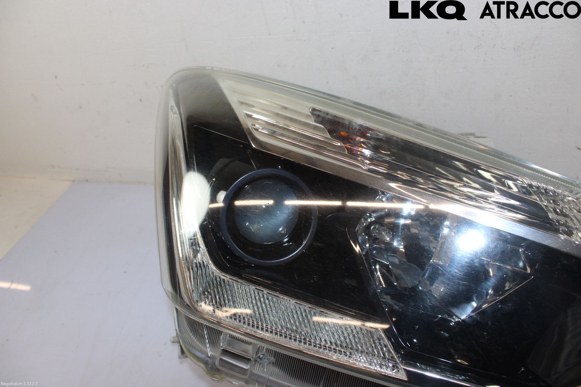 Isuzu D-MAX Strålkastare Höger