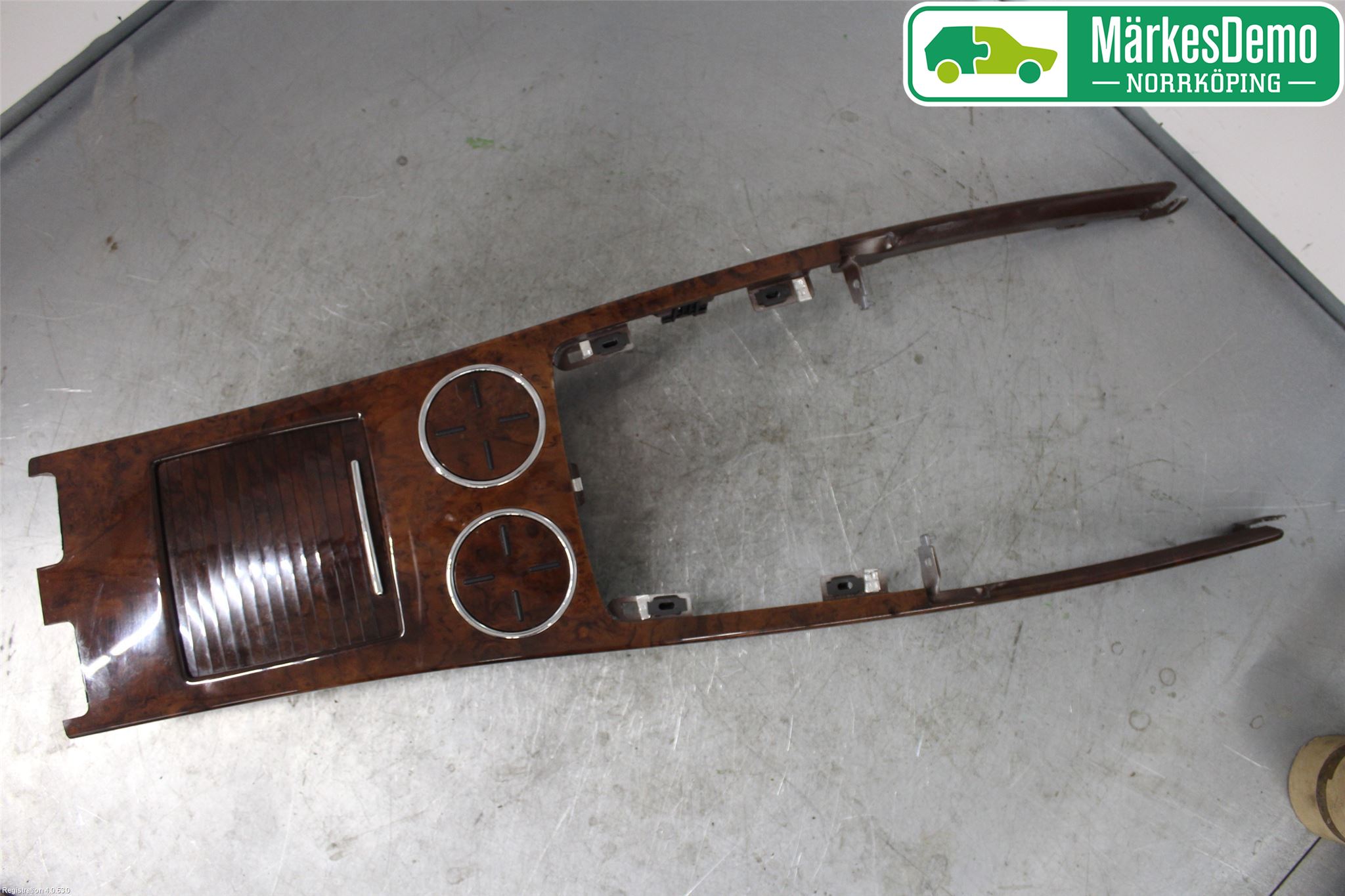 Volkswagen VW PHAETON Instrumentkonsoll Mitt