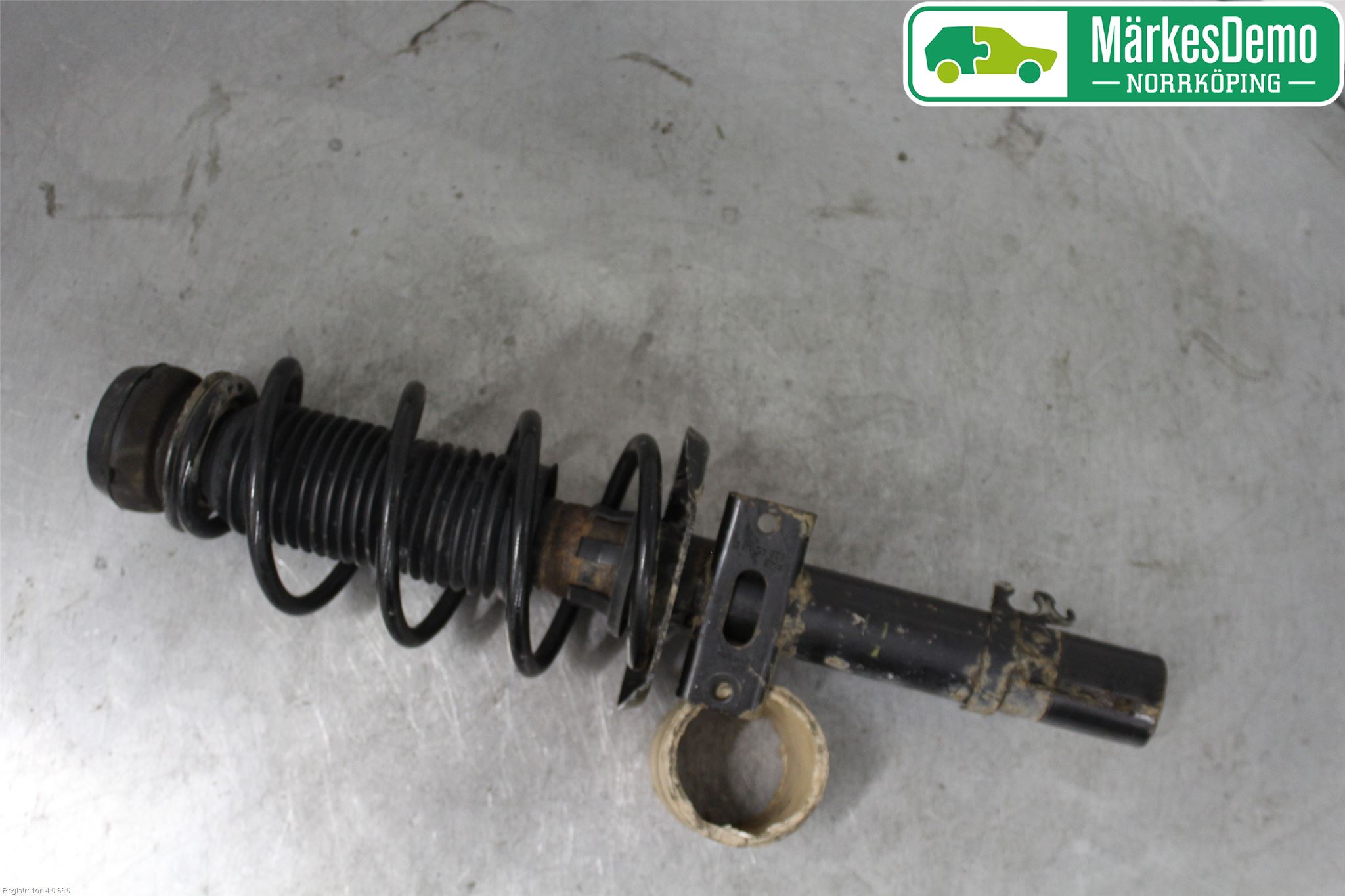 Volkswagen VW POLO 10-17 Fjäderben Fram Höger