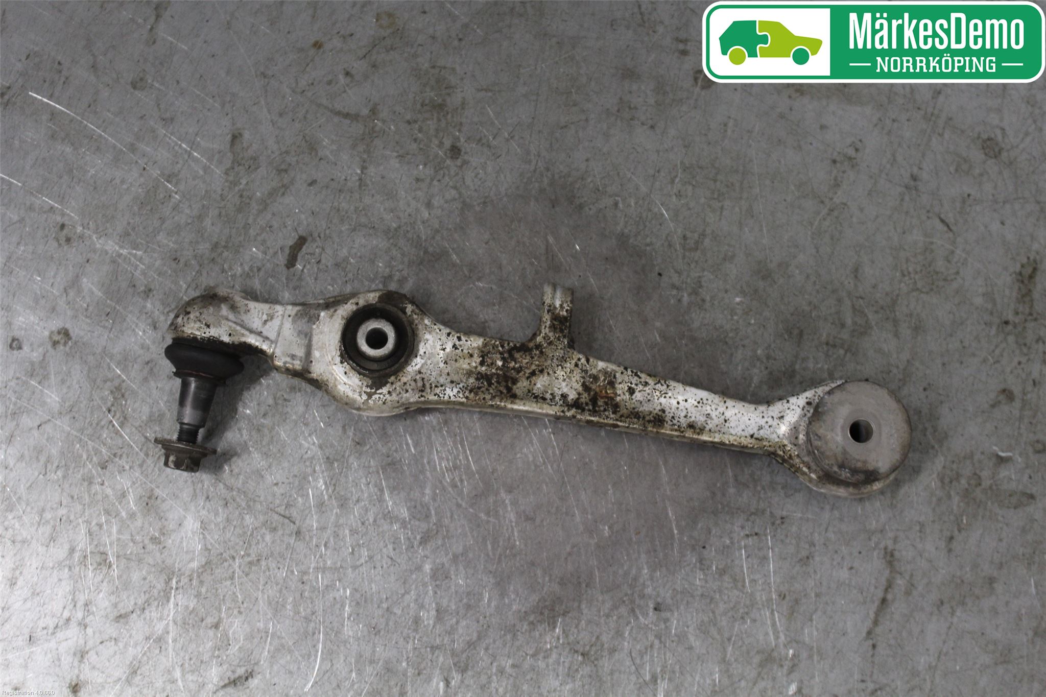 Audi A6/S6     97-05 Bärarm Fram Undre Vä