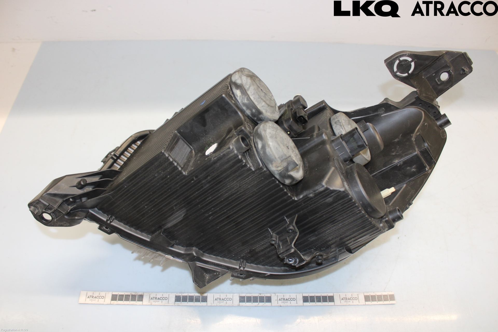 Peugeot 208/E-208 20- Strålkastare Höger