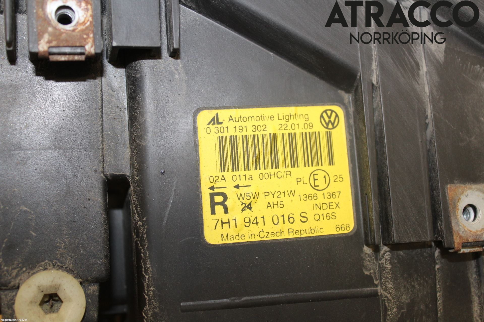Volkswagen VW TRANSP/CARAVELLE (T5) 04-15 Strålkastare Höger
