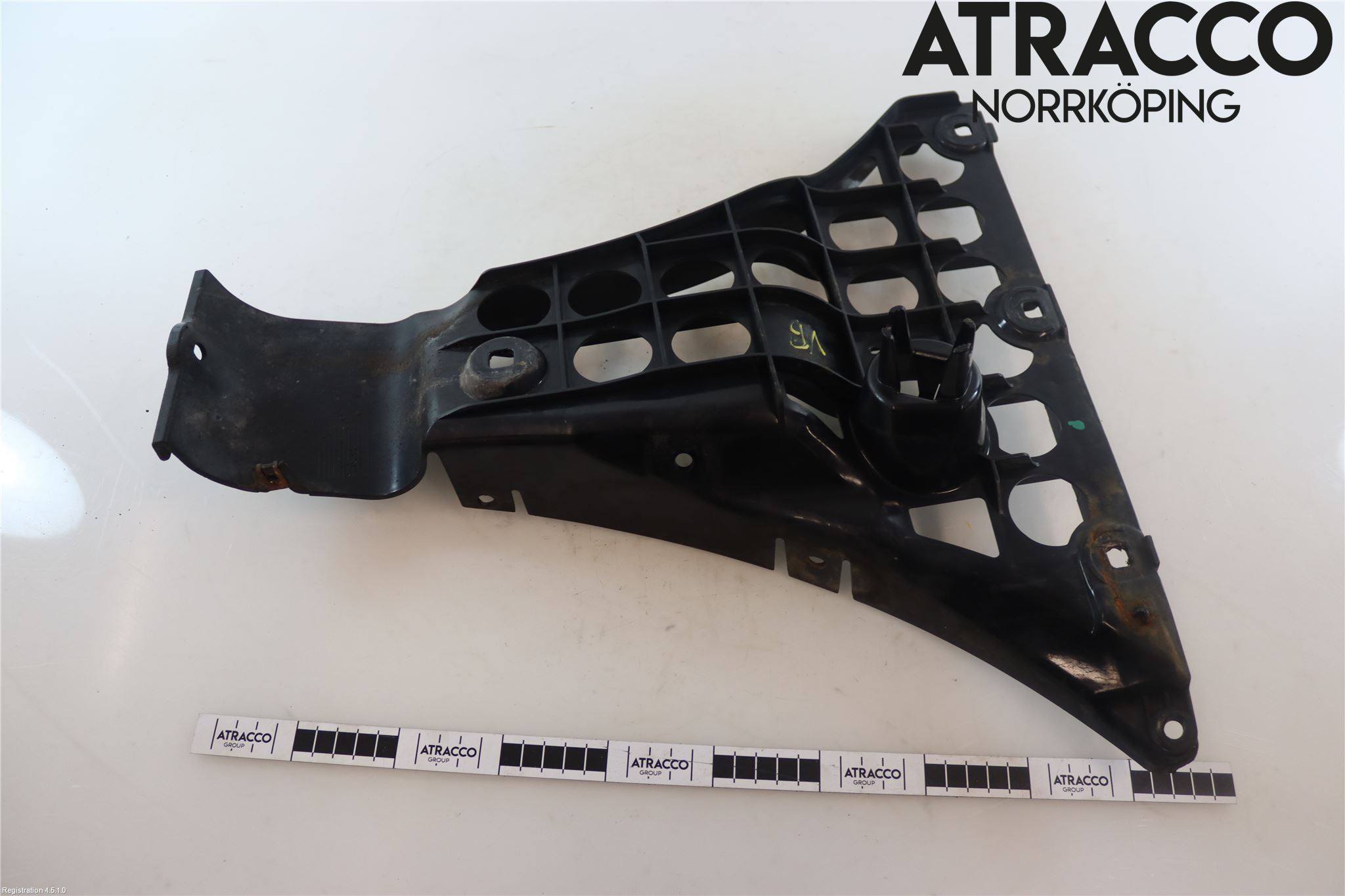 BMW 5 E60/61 Sed/Tou 02-10 Stötfångarfäste Bak Vä