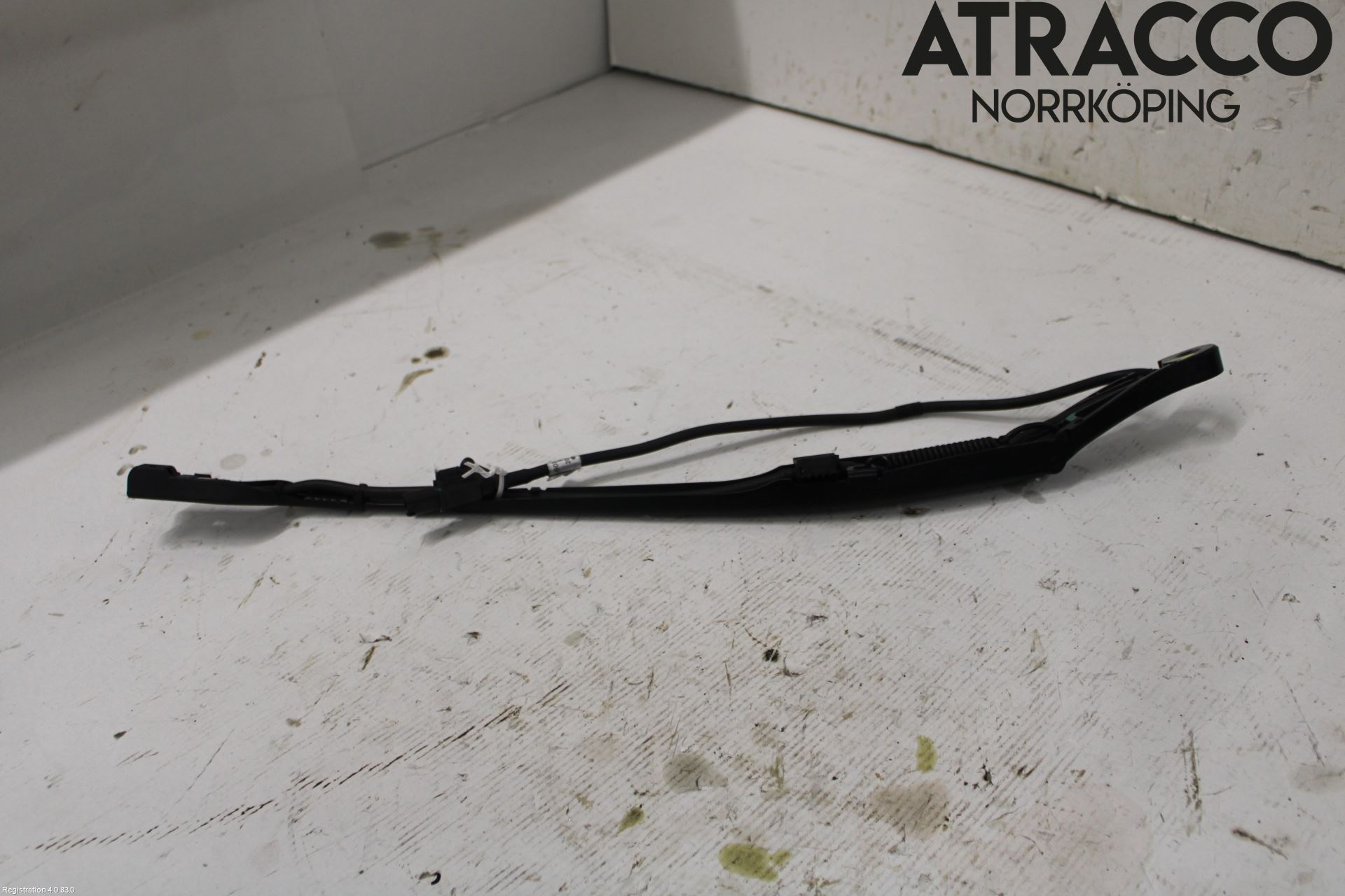 Jaguar I-PACE 18- Torkararm Armar Vindruta