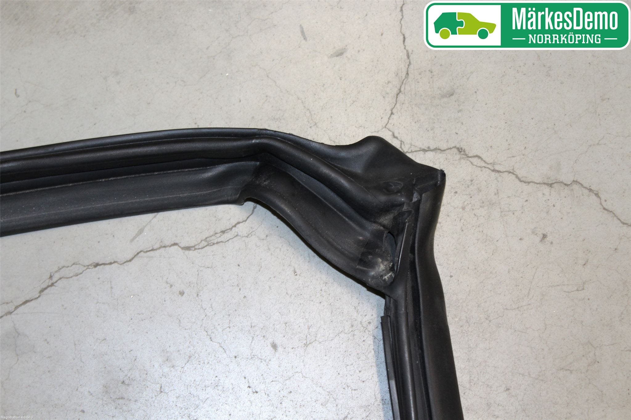 Jaguar XK/XKR 06-14 Vindruta - Gummilist