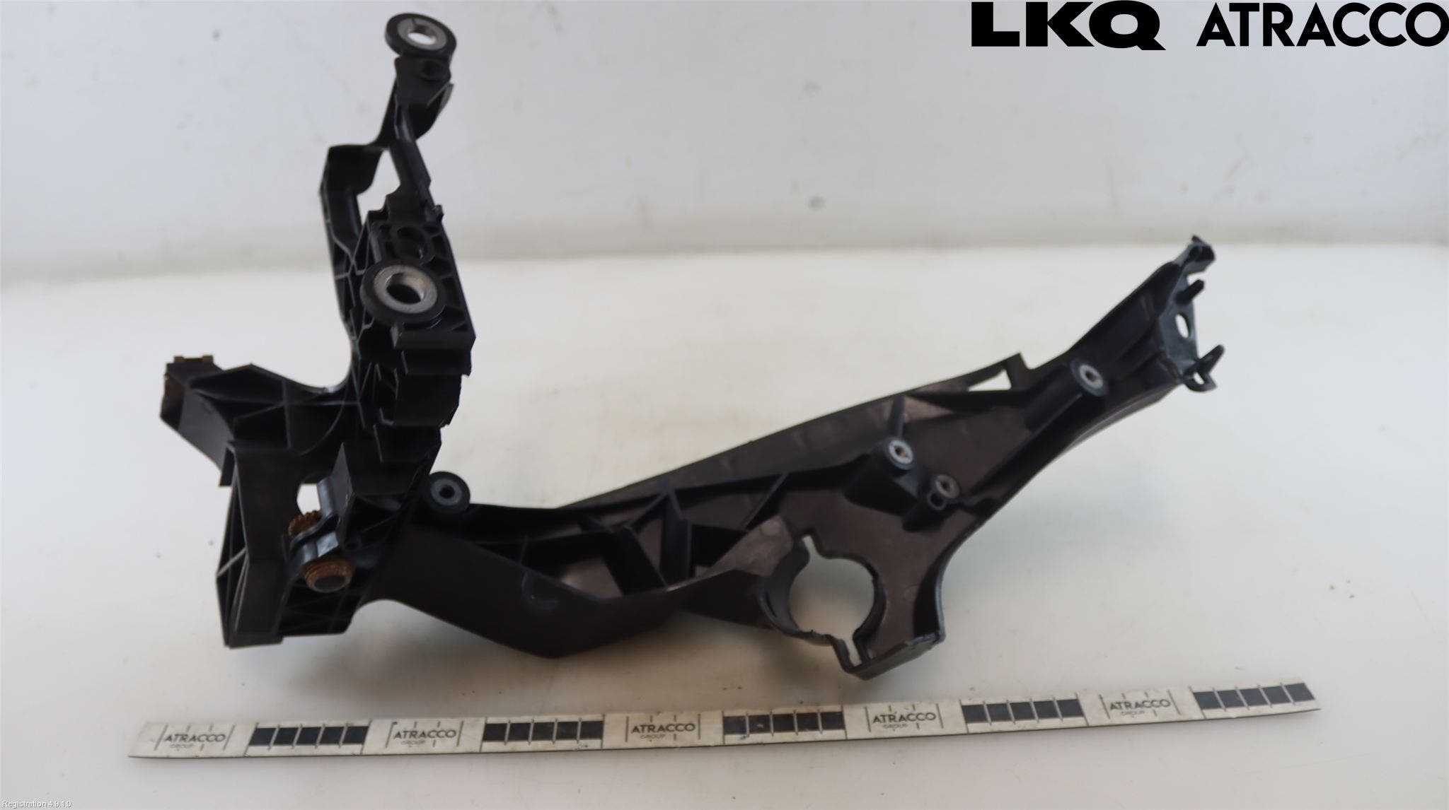 Audi A4 12-15 Strålkast Fästsarg