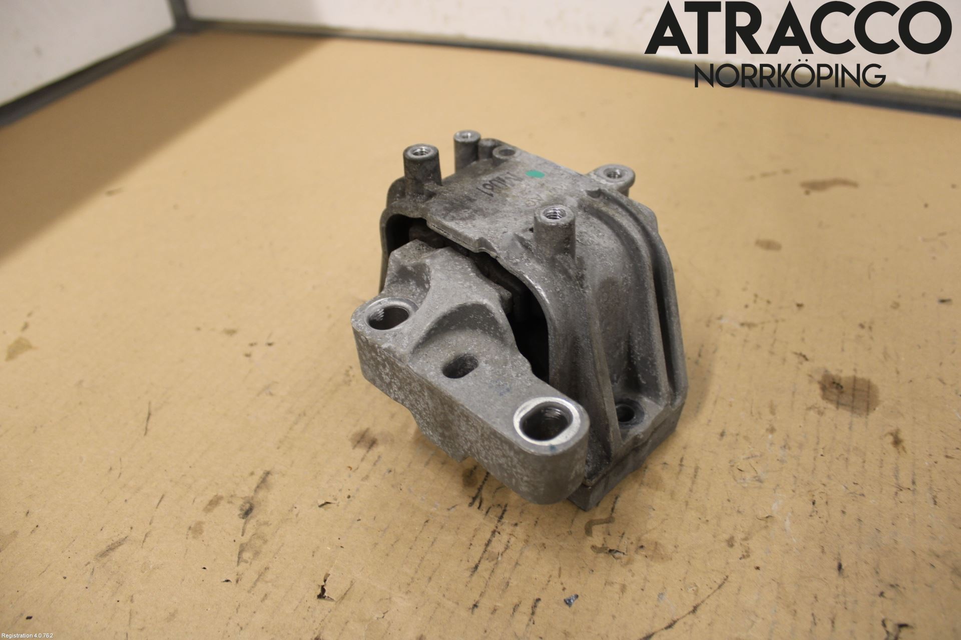 Volkswagen VW PASSAT 11-14 Motorfäste