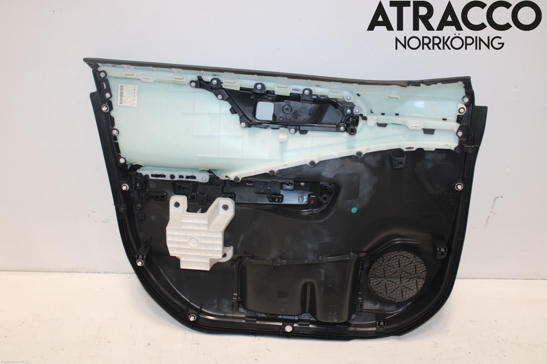 Toyota RAV4 19- Dörrklädsel Hö