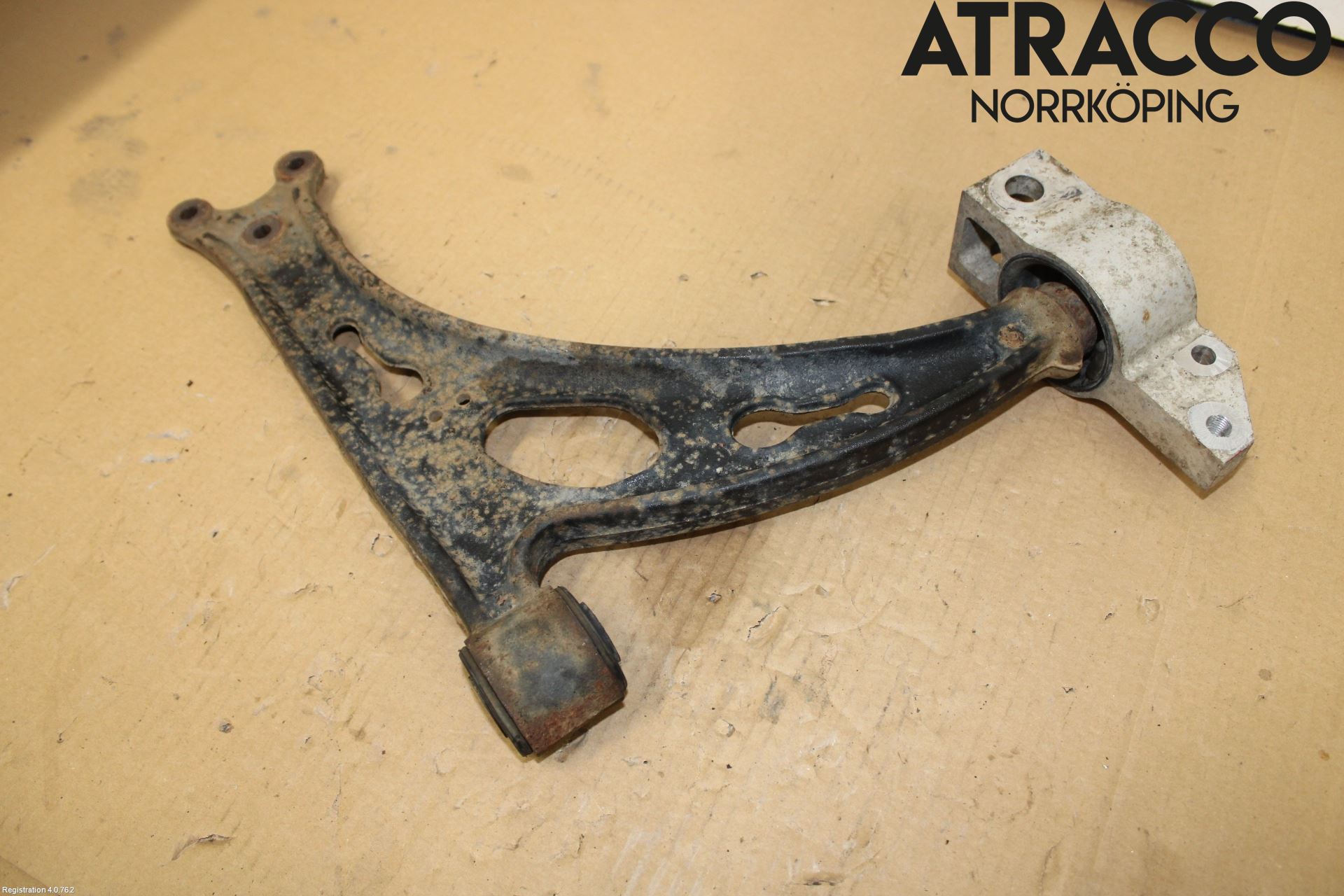 Volkswagen VW TOURAN 03-10 Bärarm Fram Undre Hö