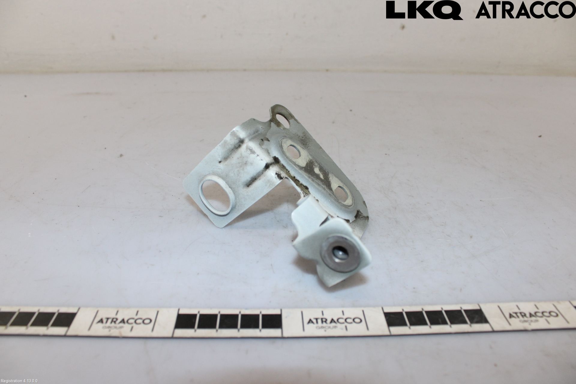 Volkswagen VW TOUAREG CR 18- Skärmfäste Fram Hö