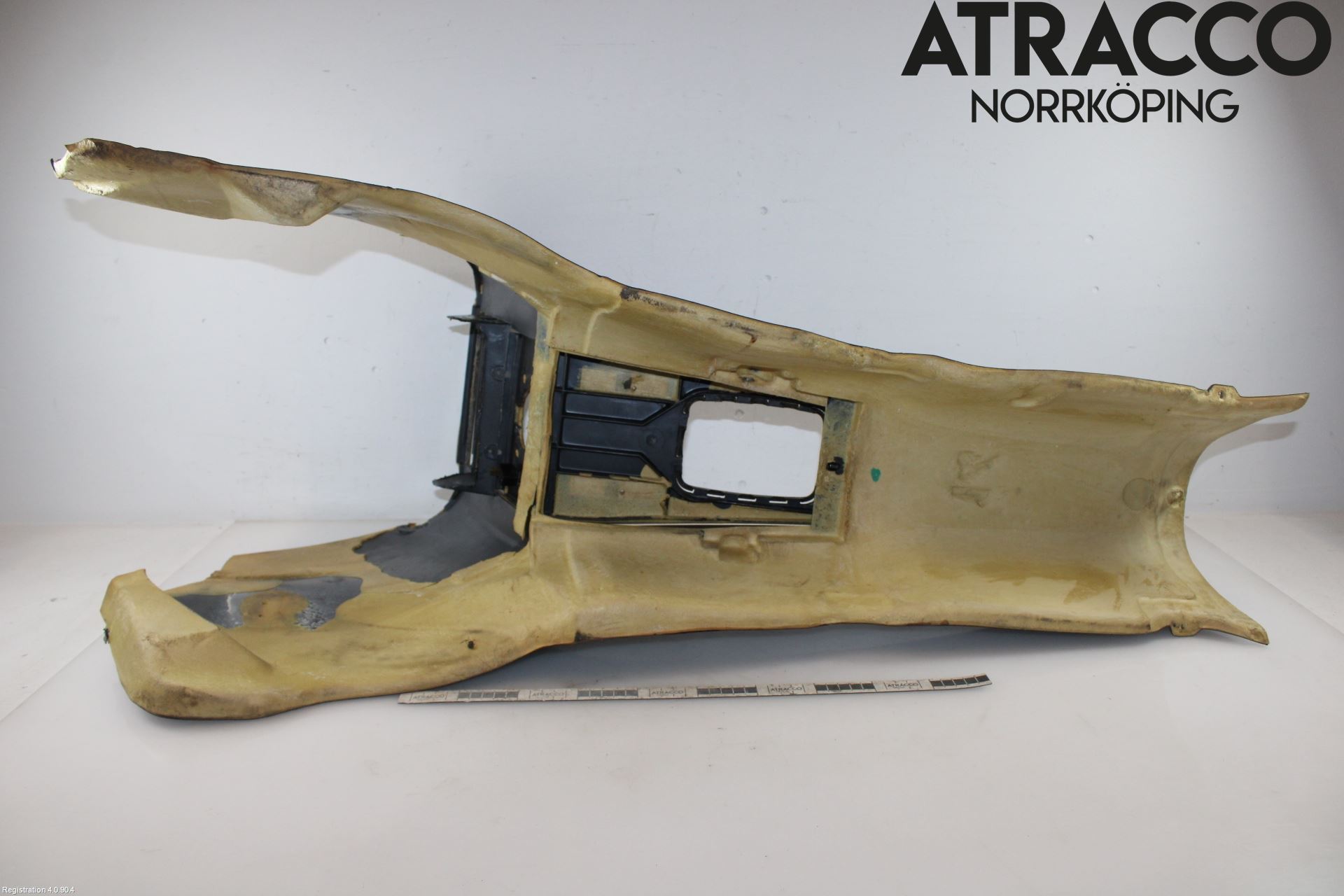 Mercedes-Benz MB COMPAKT  (W115) 68-76 Instrumentkonsoll Mitt