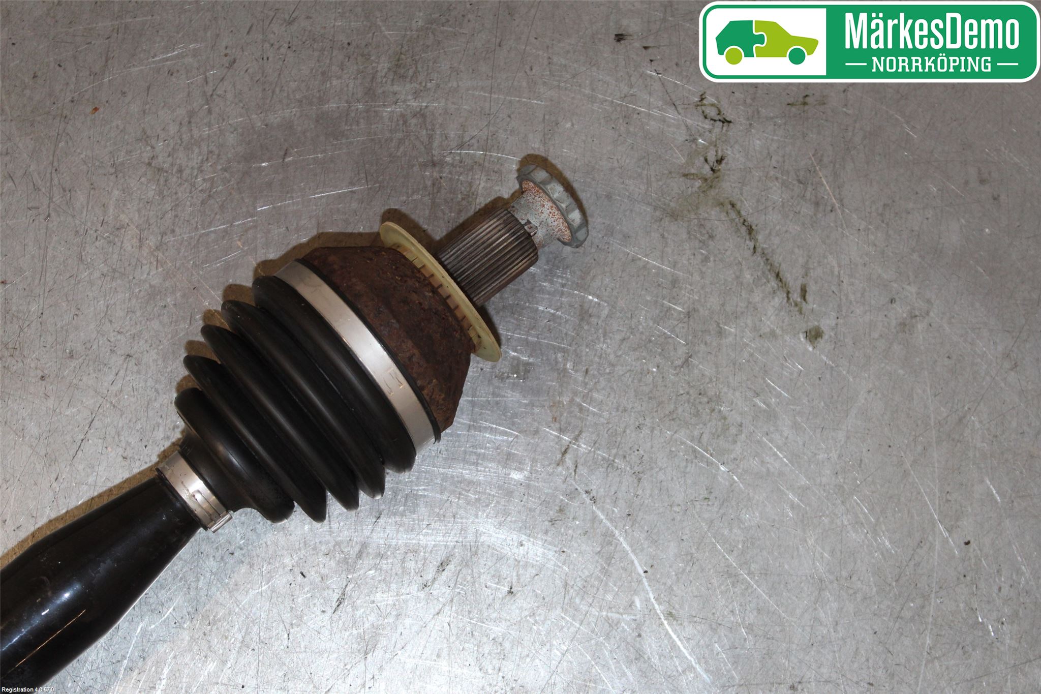 Volkswagen VW POLO 10-17 Drivaxel Fram Höger