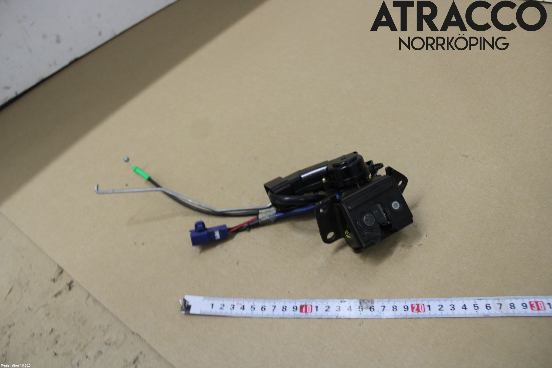 Toyota COROLLA 02-07 Låskista Baklucka