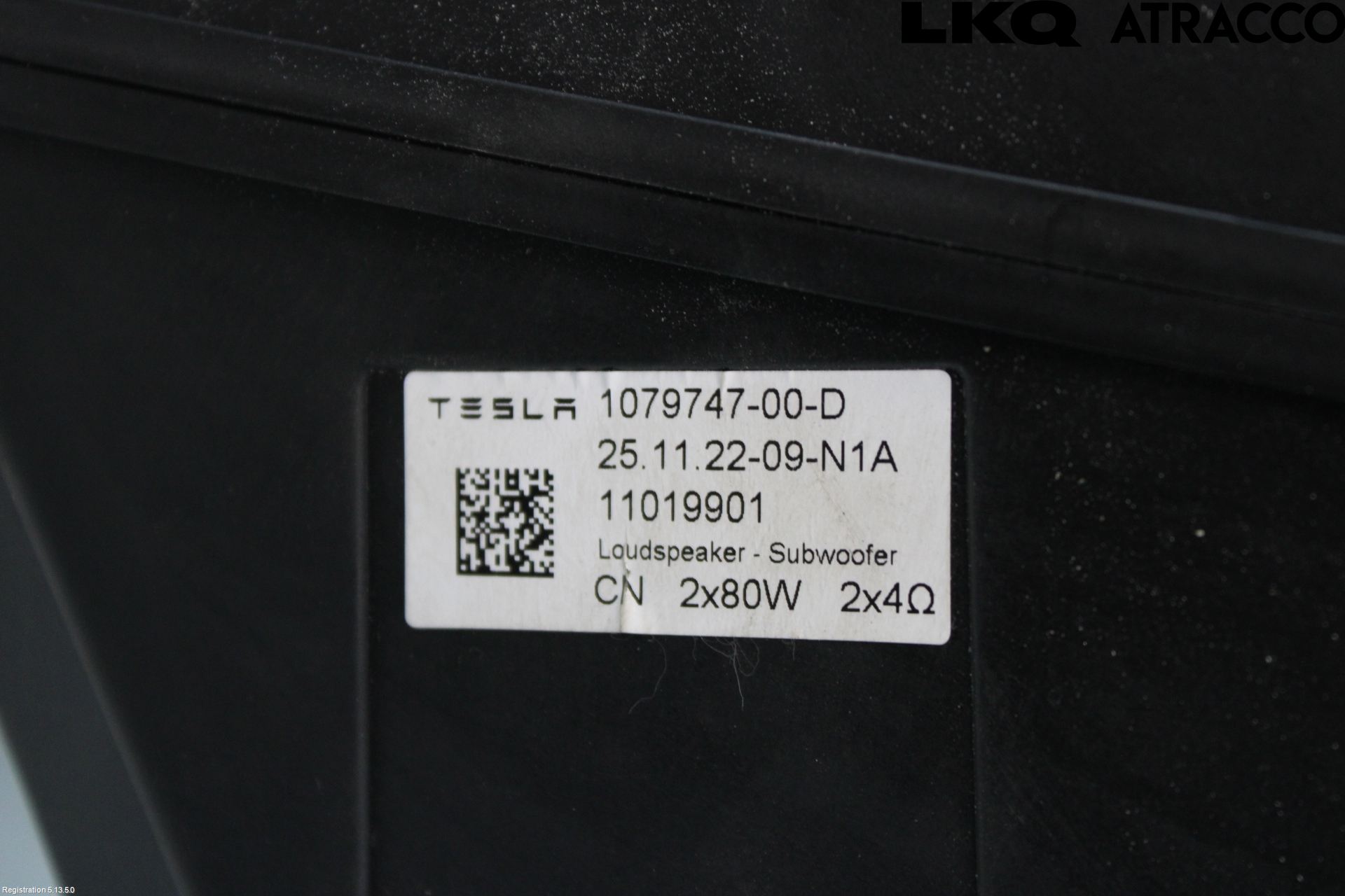 Tesla MODEL 3 17- Högtalare