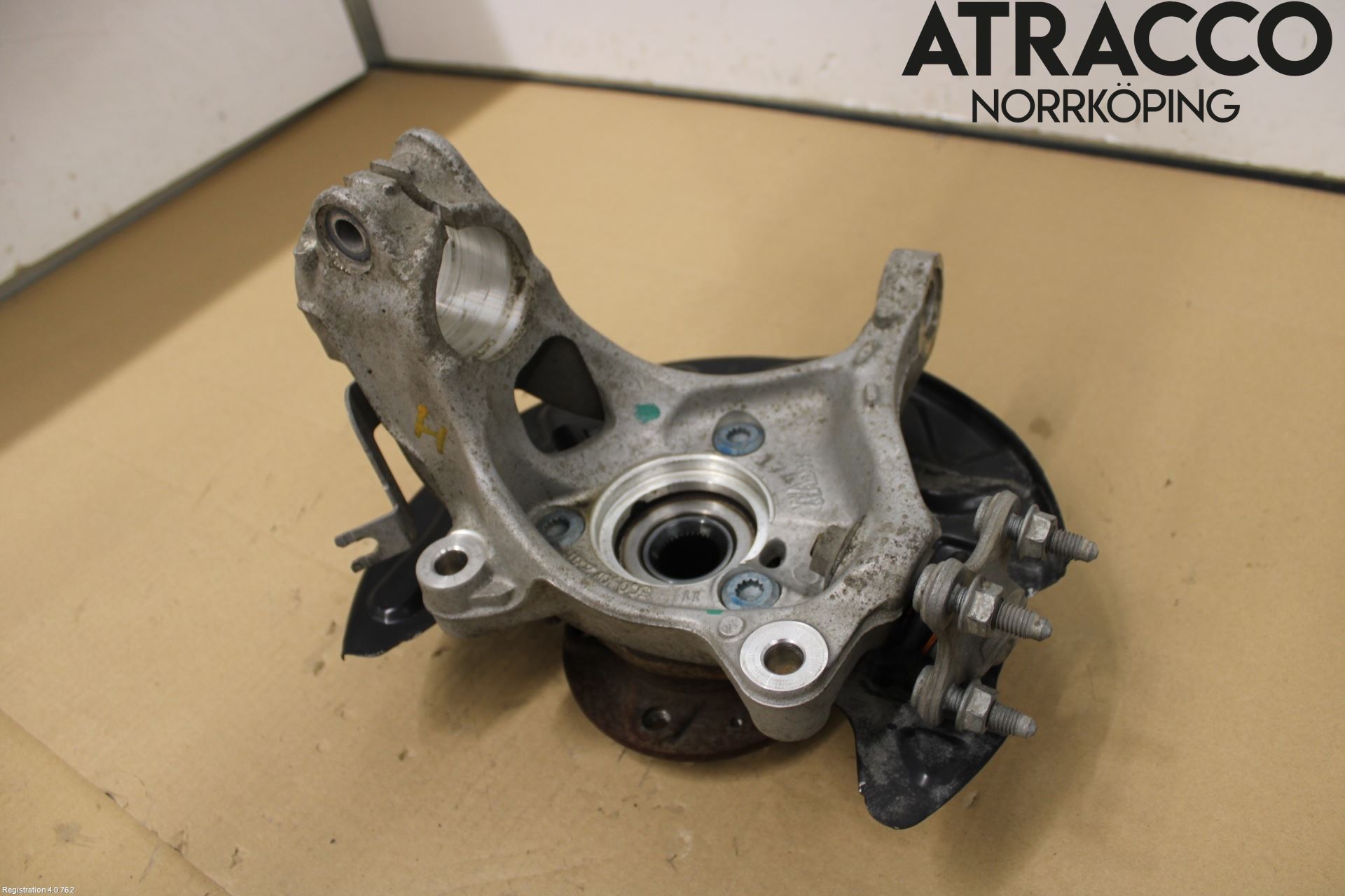 Audi Q2/SQ2 17- Styrspindel Lagerhus Hö