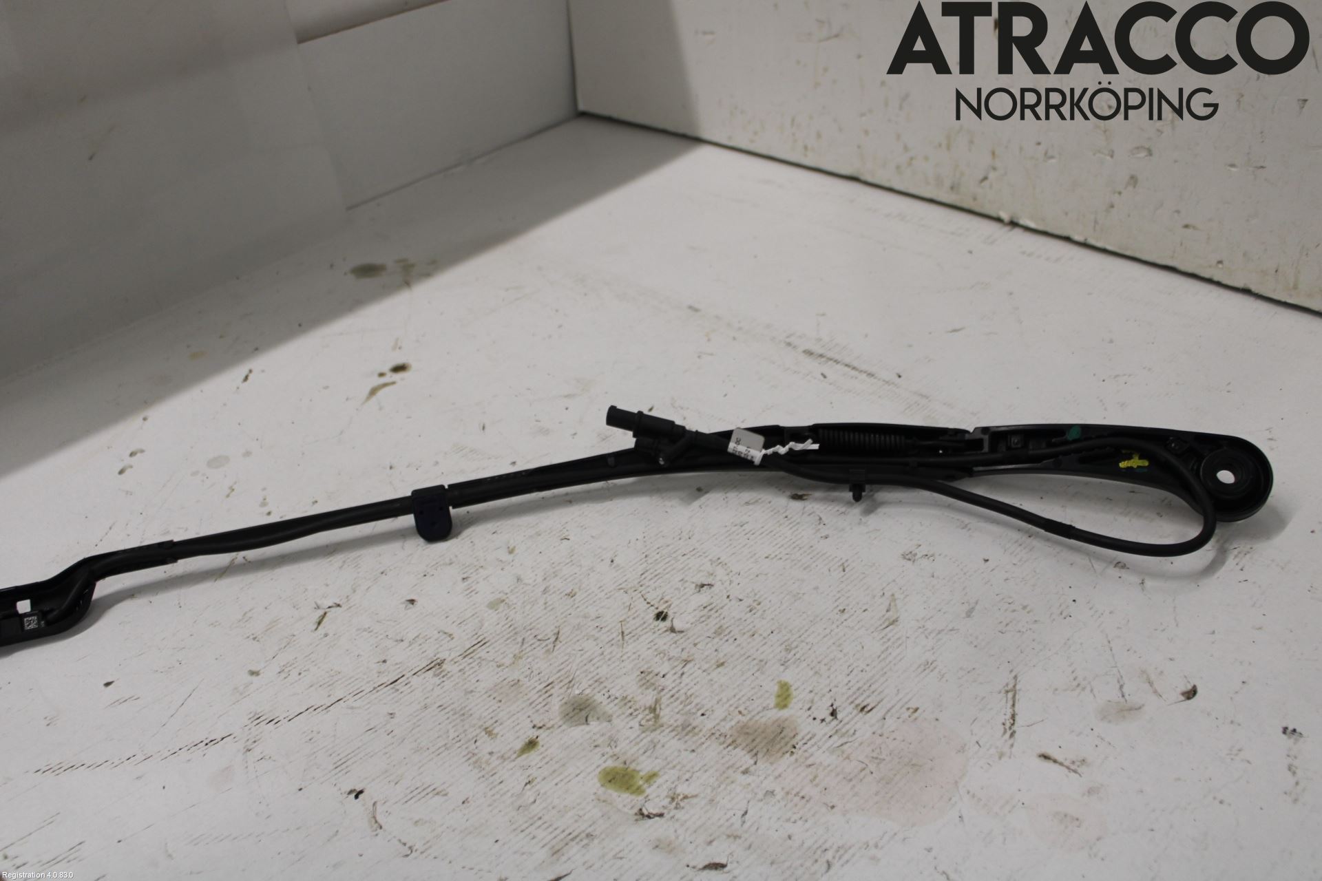 Jaguar I-PACE 18- Torkararm Armar Vindruta