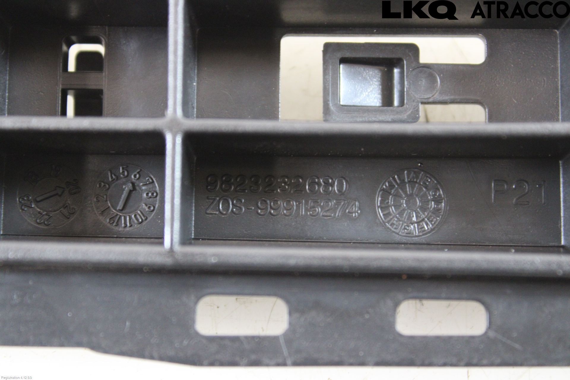 Peugeot 208/E-208 20- Stötfångarfäste Bak Vä