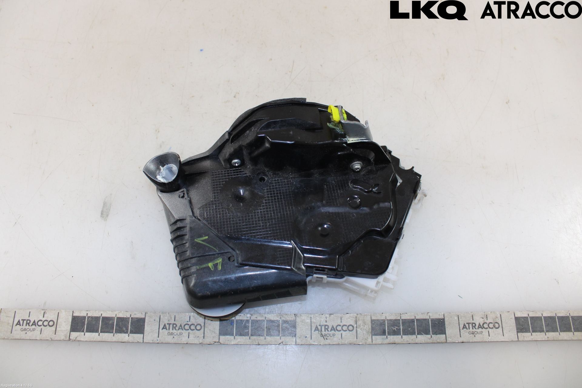 Toyota YARIS XP21 20- Låskista-Dörrlås