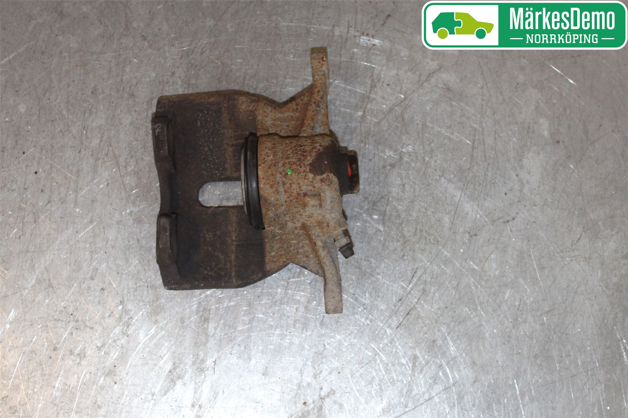 Volkswagen VW PASSAT 15-19 Bromsok Fram Höger