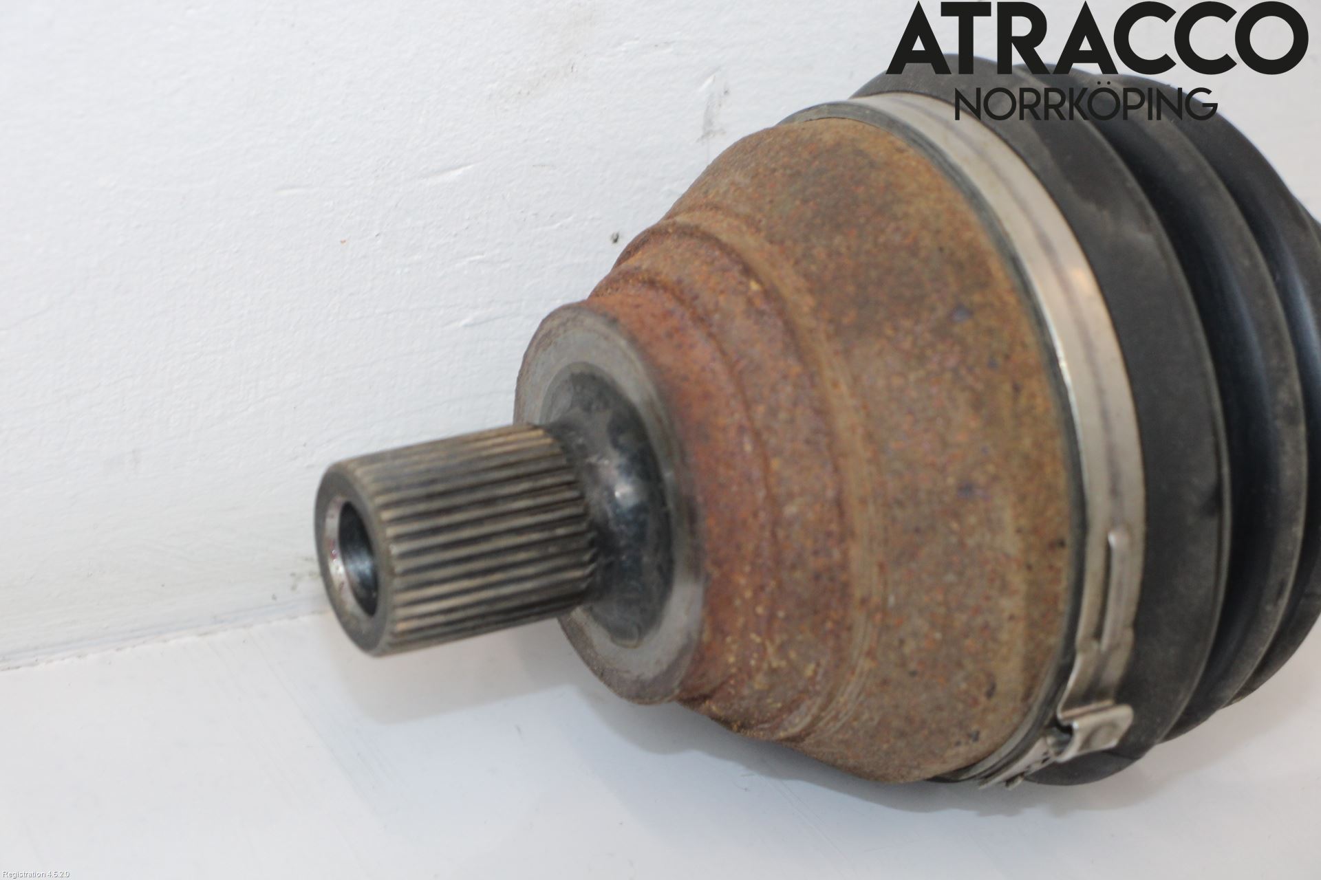 Audi Q3 F3 19- Drivaxel Fram Höger