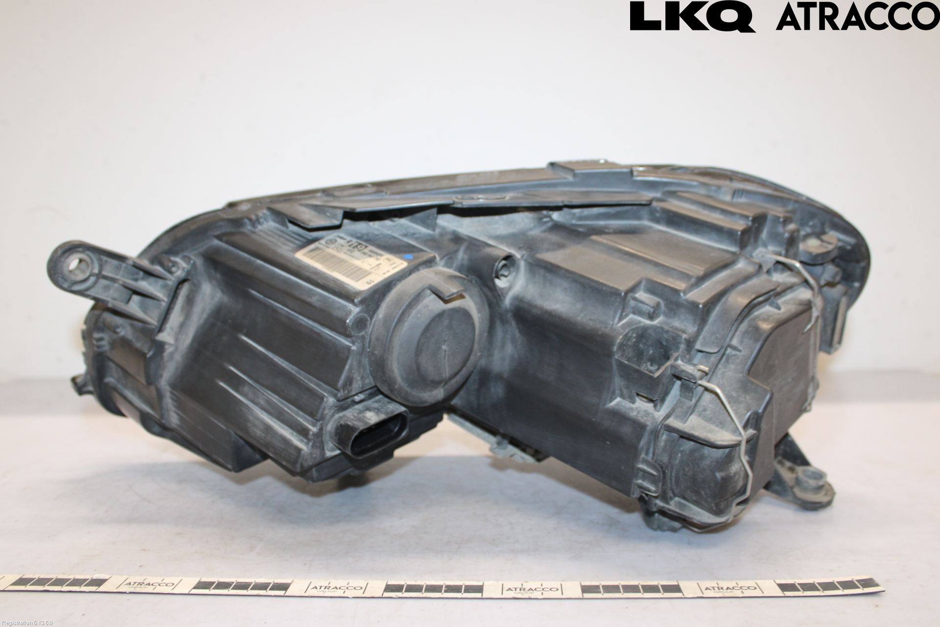 Volkswagen VW PASSAT 11-14 Strålkastare Höger
