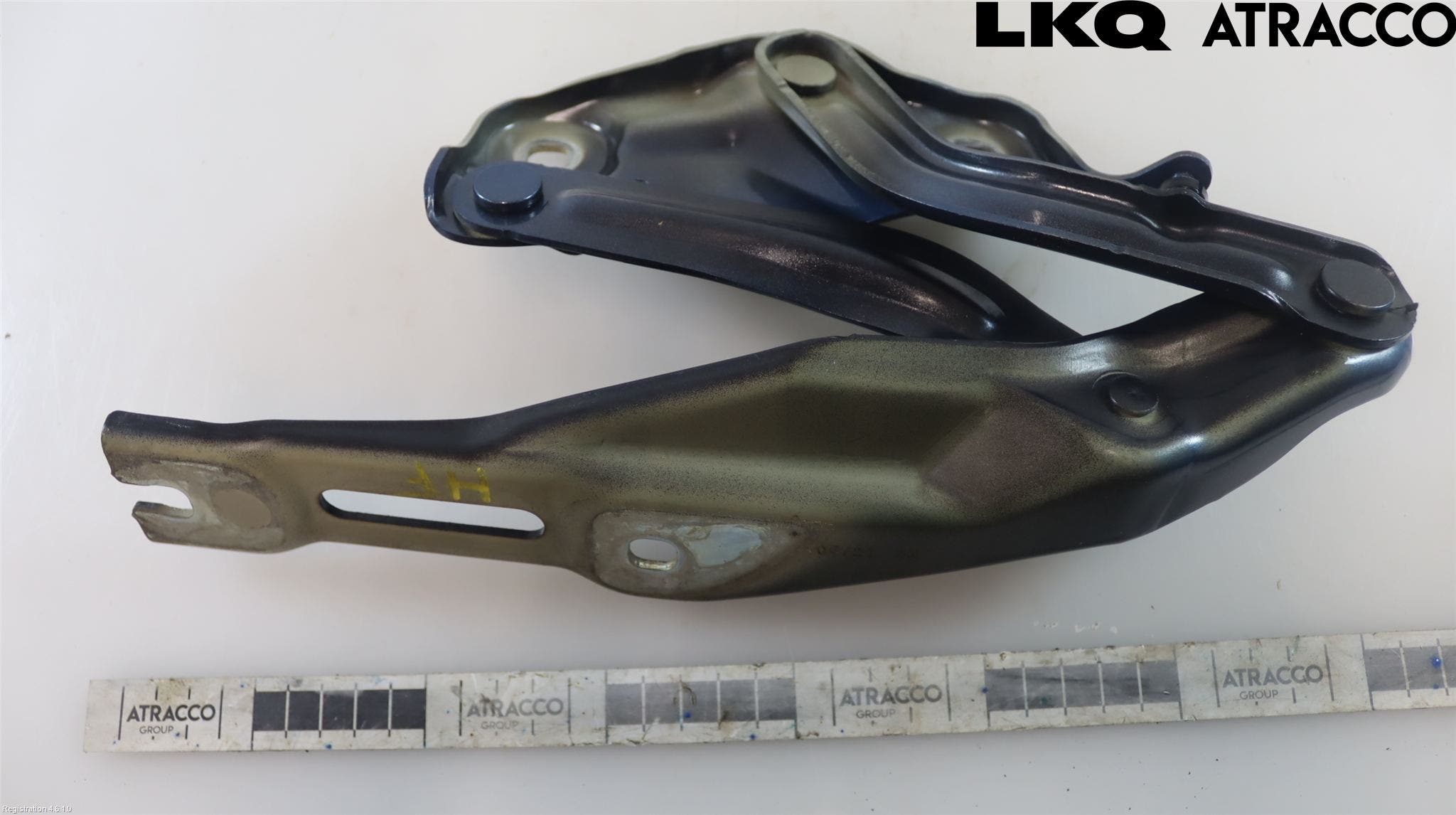 Skoda SCALA 19- Huvgångjärn