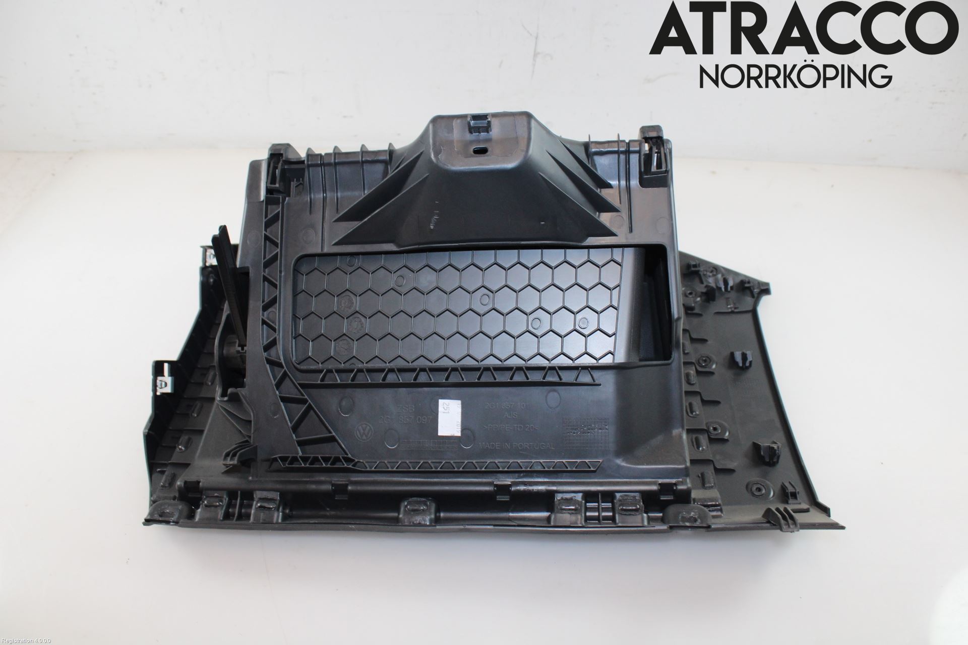 Volkswagen VW POLO VI 18->> Handskfack