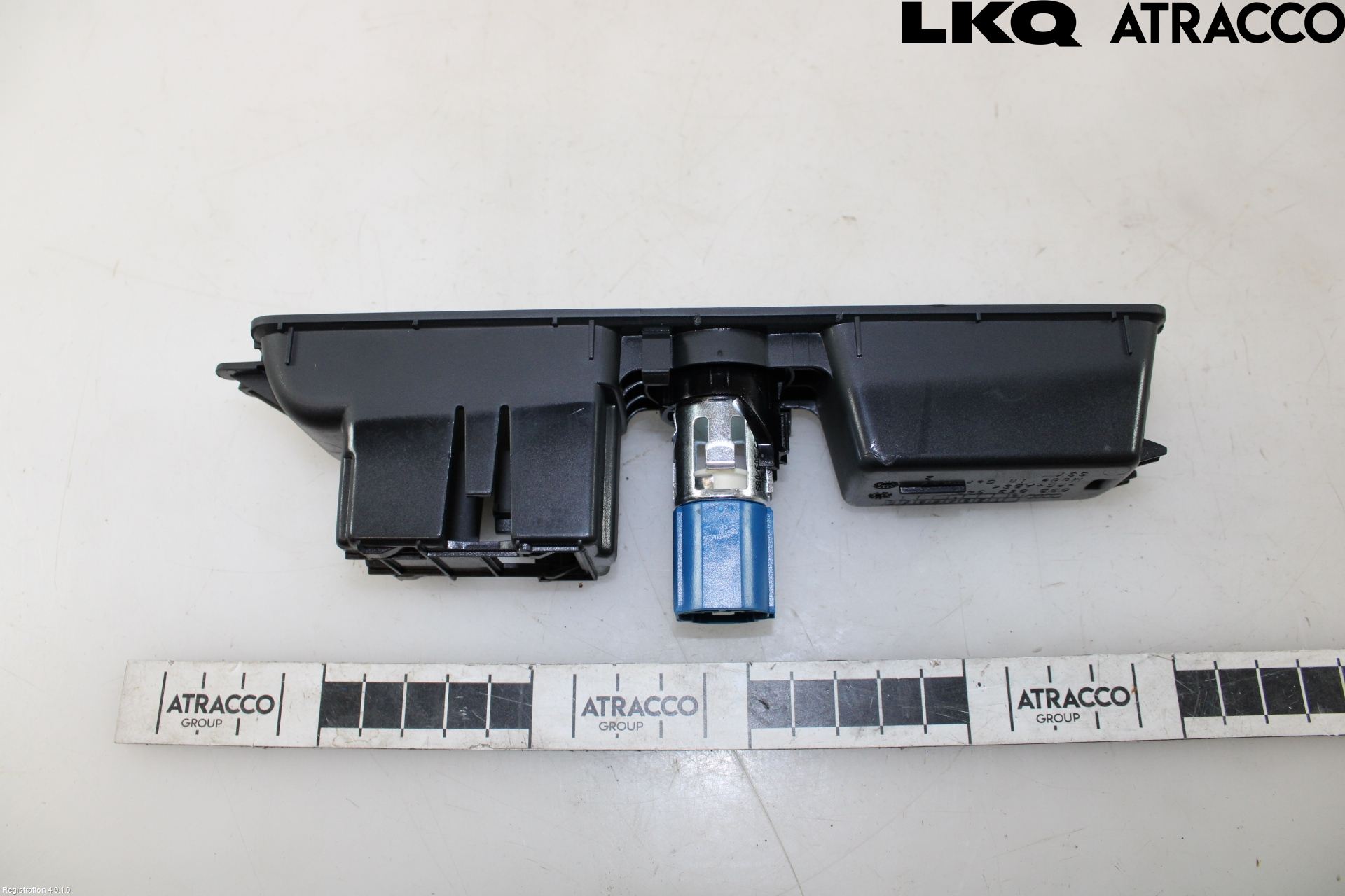 Audi Q3 F3 19- Instrumentbräda Förvaringsfack