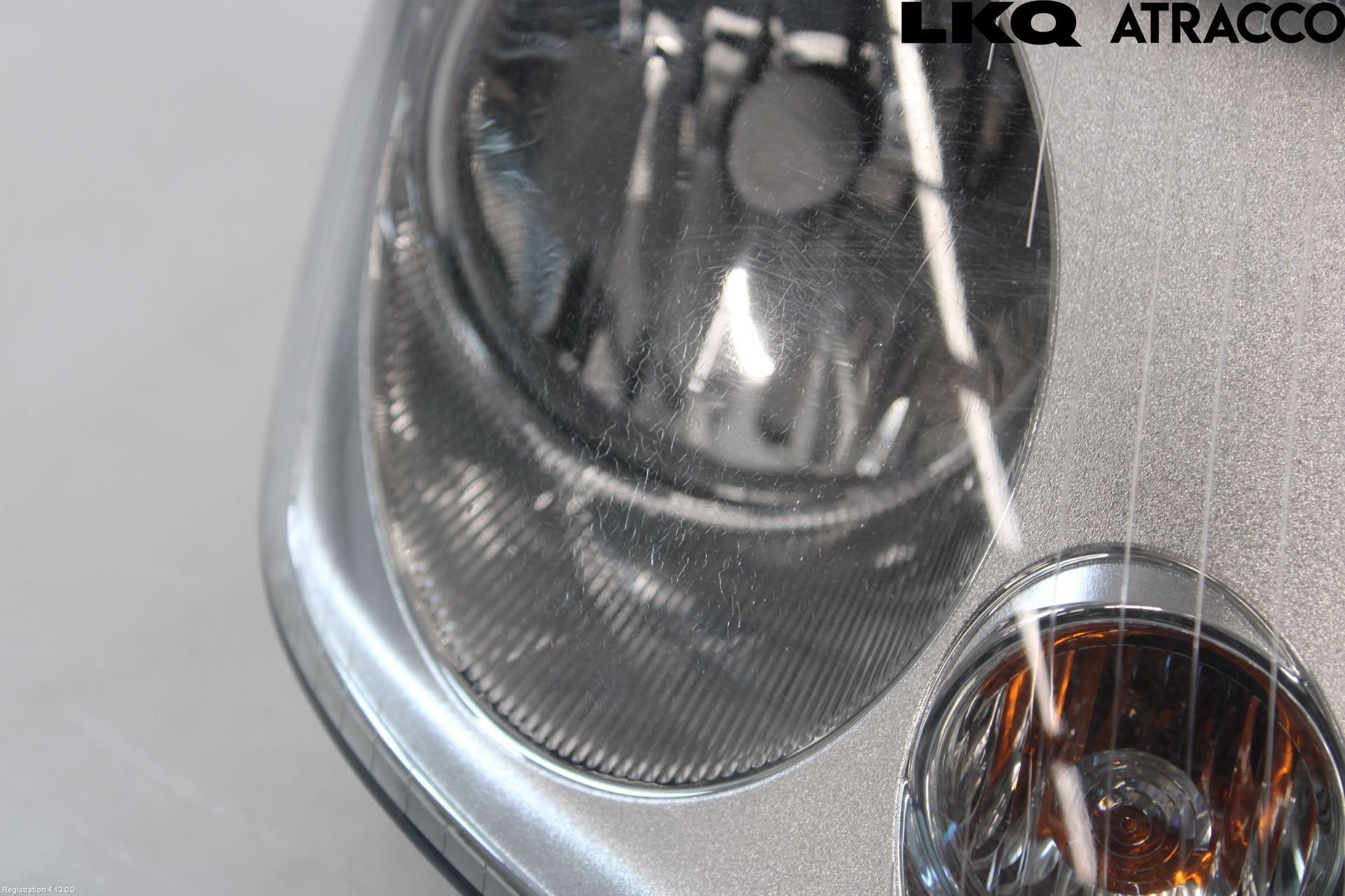 Volkswagen VW CADDY      04-10 Strålkastare Höger