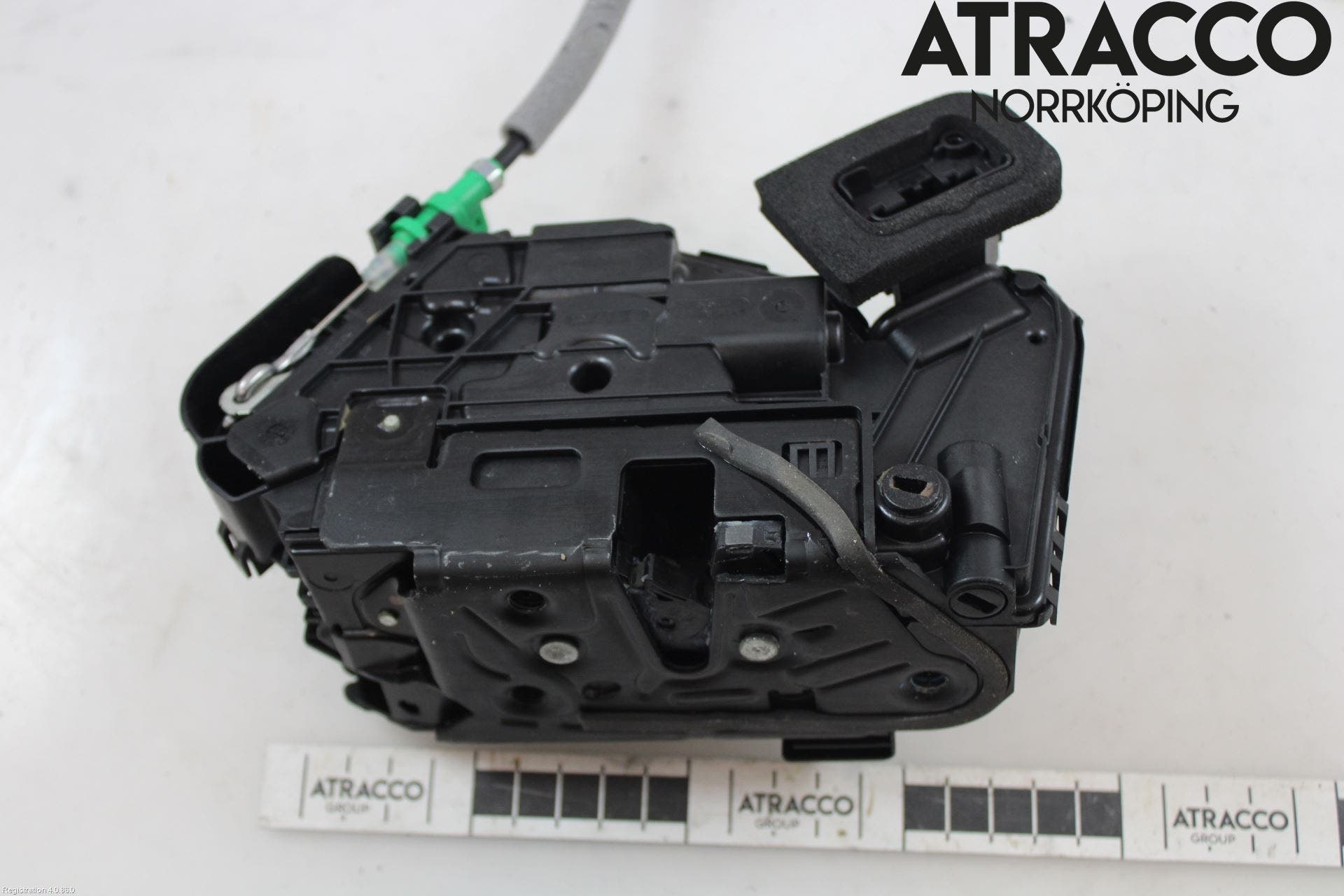 Audi Q3 F3 19- Låskista-Dörrlås