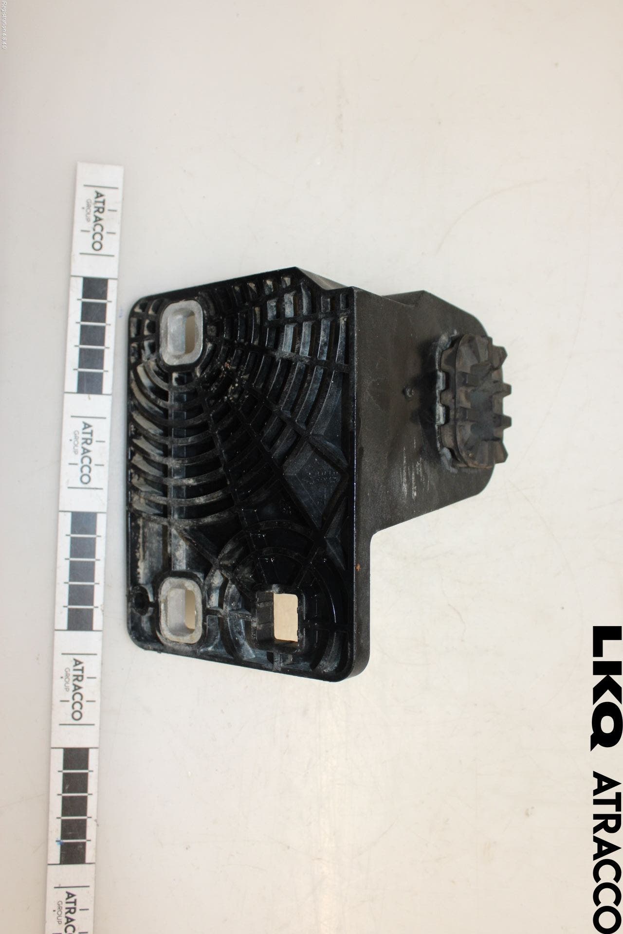 Skoda ENYAQ iV 21- Kylarfäste-Ram-Balk