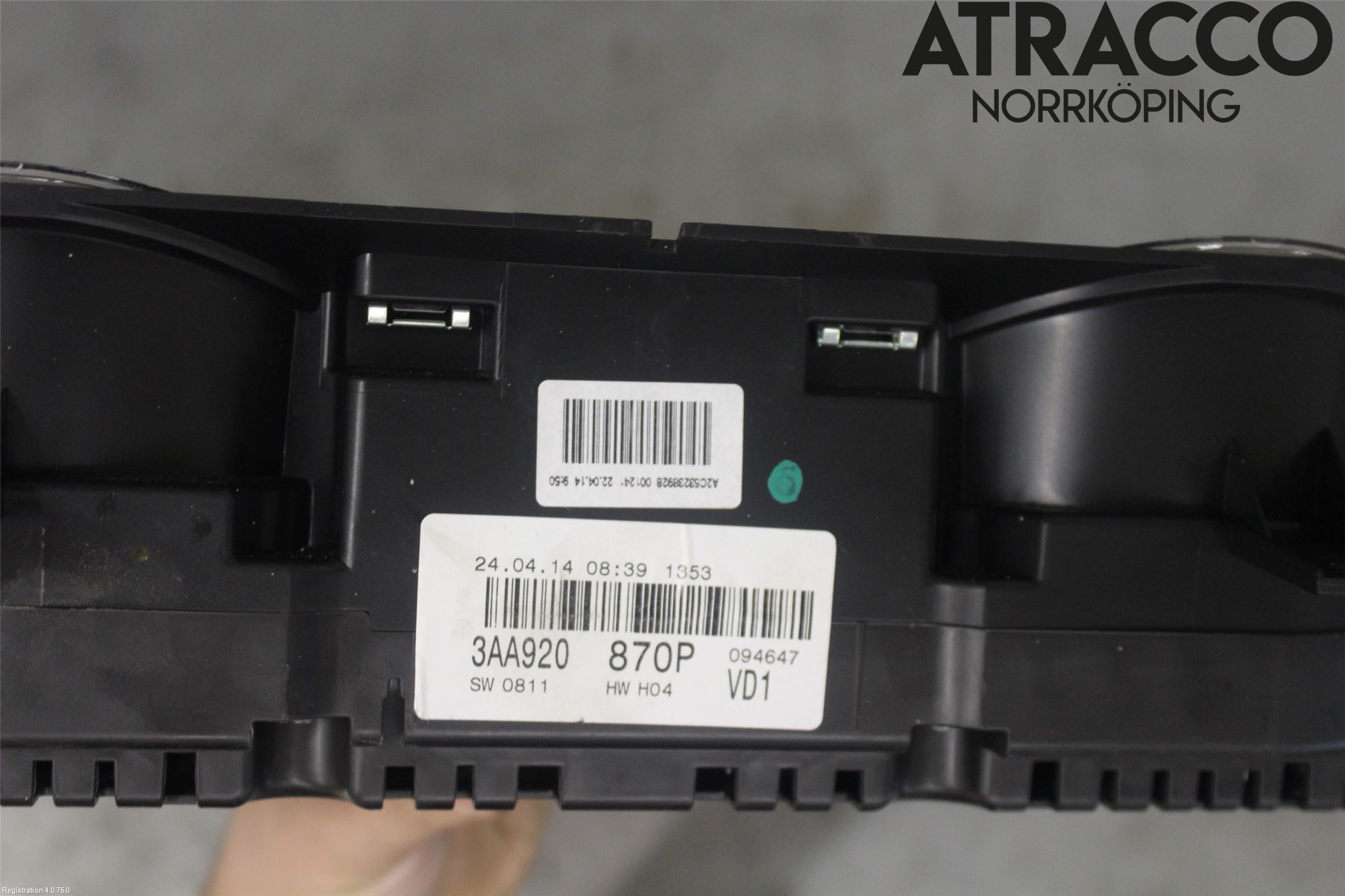 Volkswagen VW PASSAT 11-14 Instrument Komb