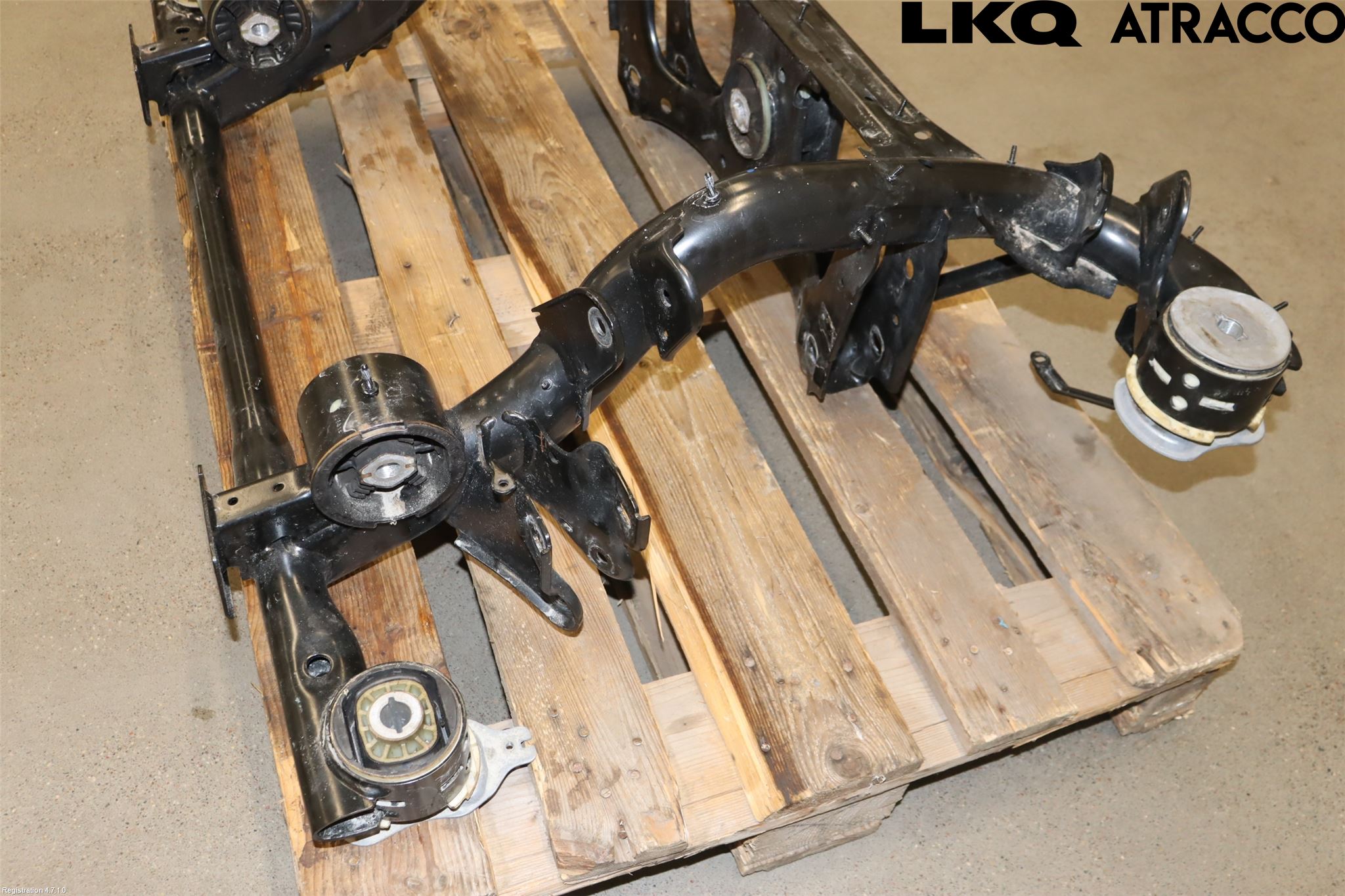 Skoda ENYAQ iV 21- Bakaxelbalk