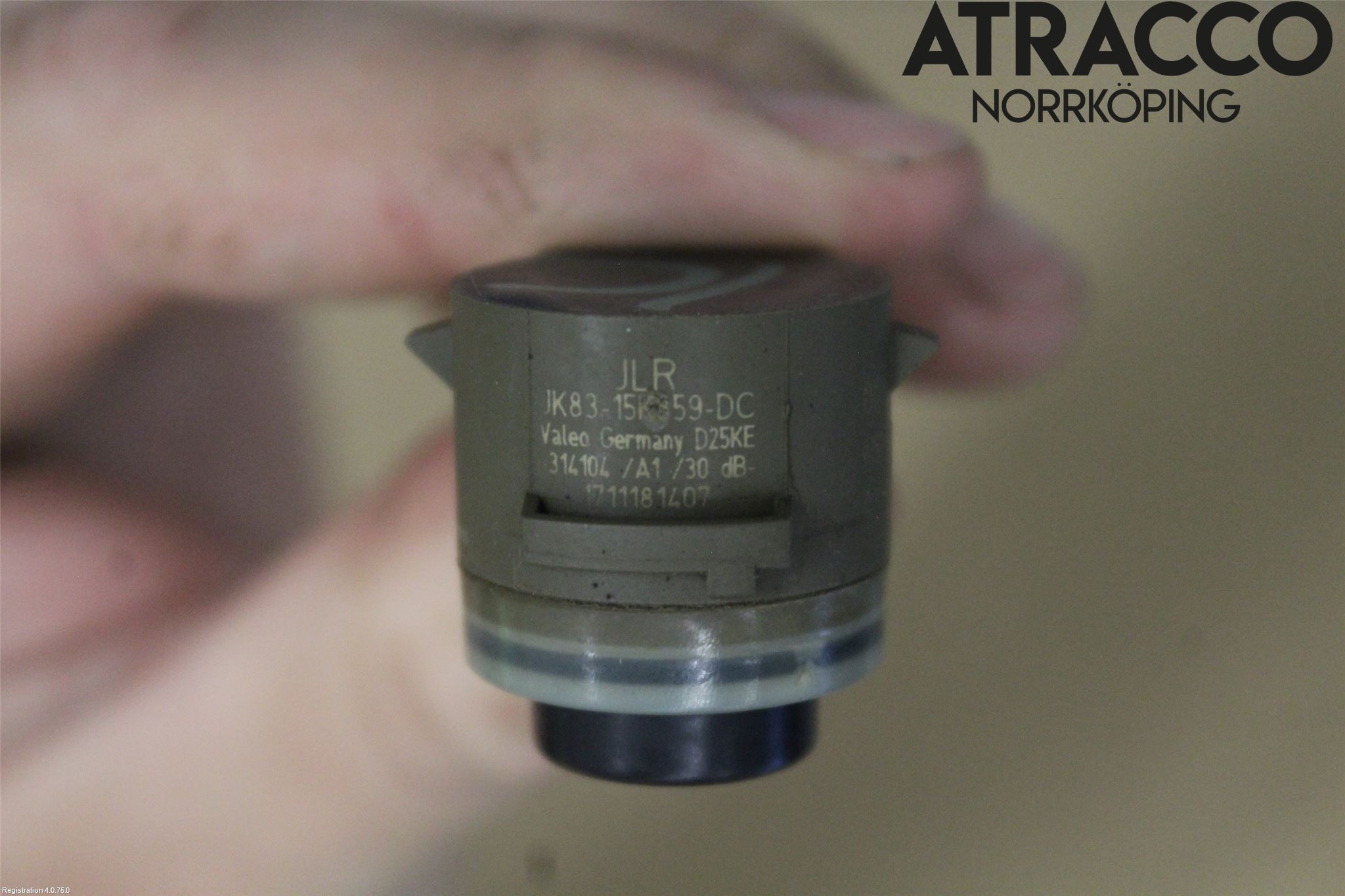 Jaguar I-PACE 18- Parkeringshjälp Frontsensor