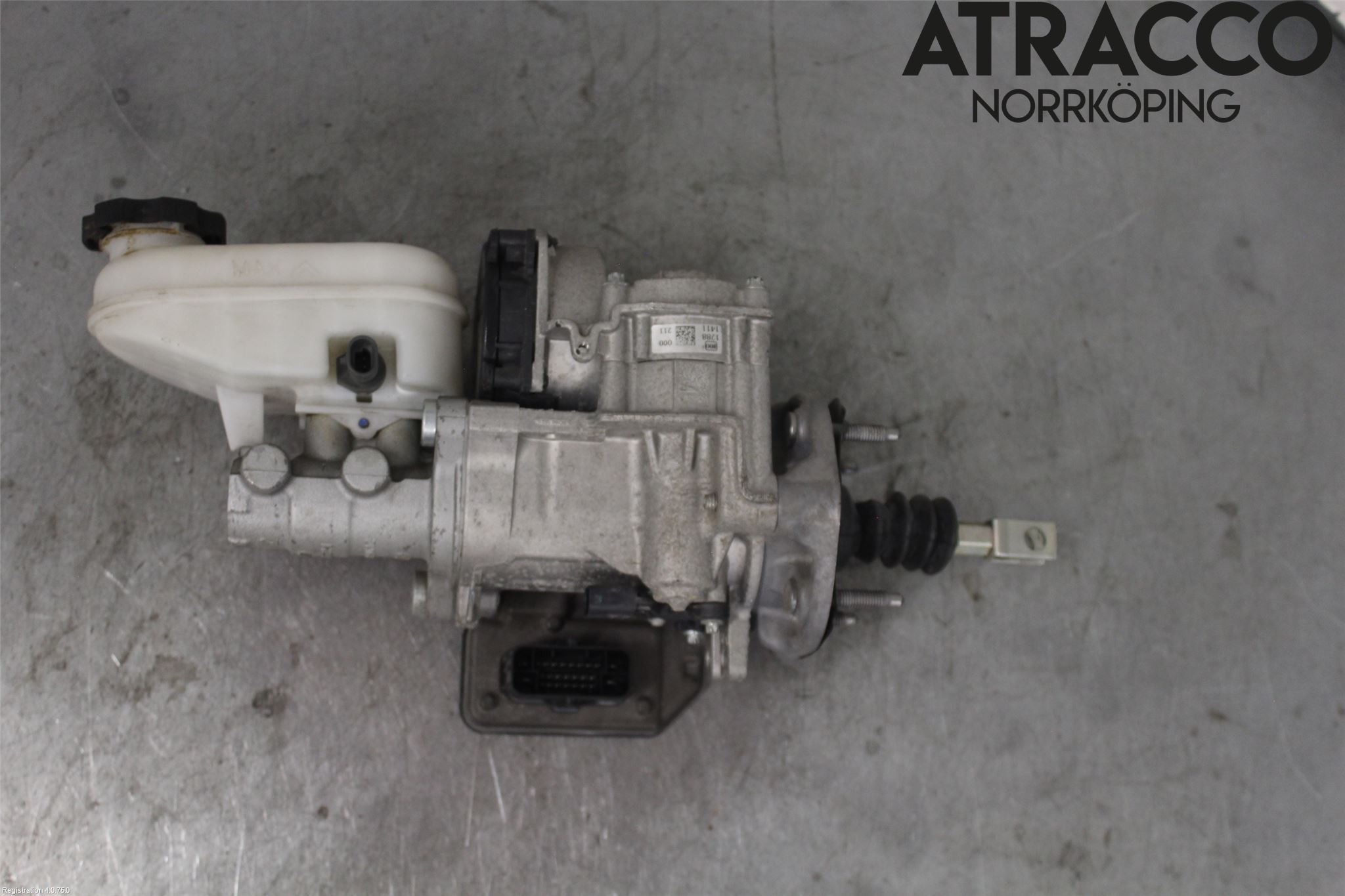 Tesla MODEL S 13- Broms Huvudcylinder