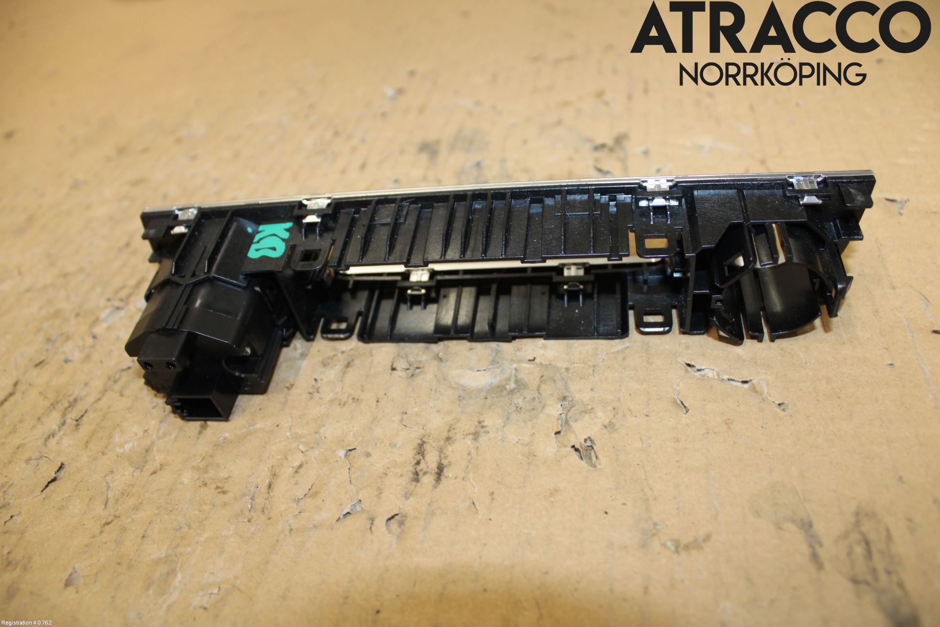 Audi A6 F2/C8 19- Strömställare Fader-Högtalare