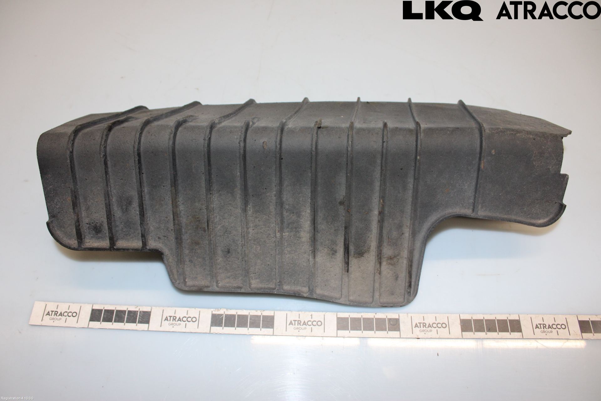 Audi A4/S4 B9 16-19 Stänkskydd