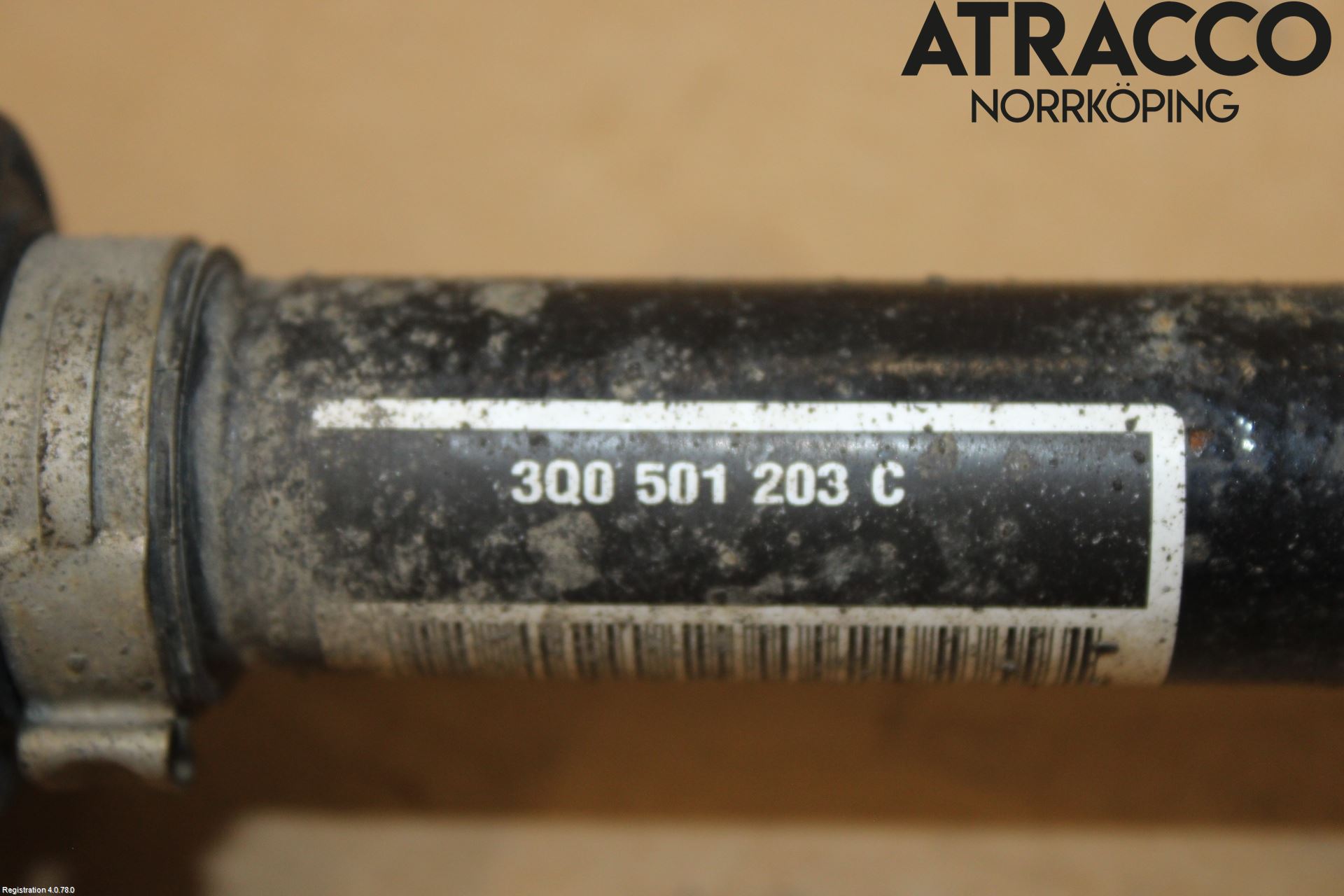 Volkswagen VW PASSAT 15-19 Drivaxel Bak Vänster