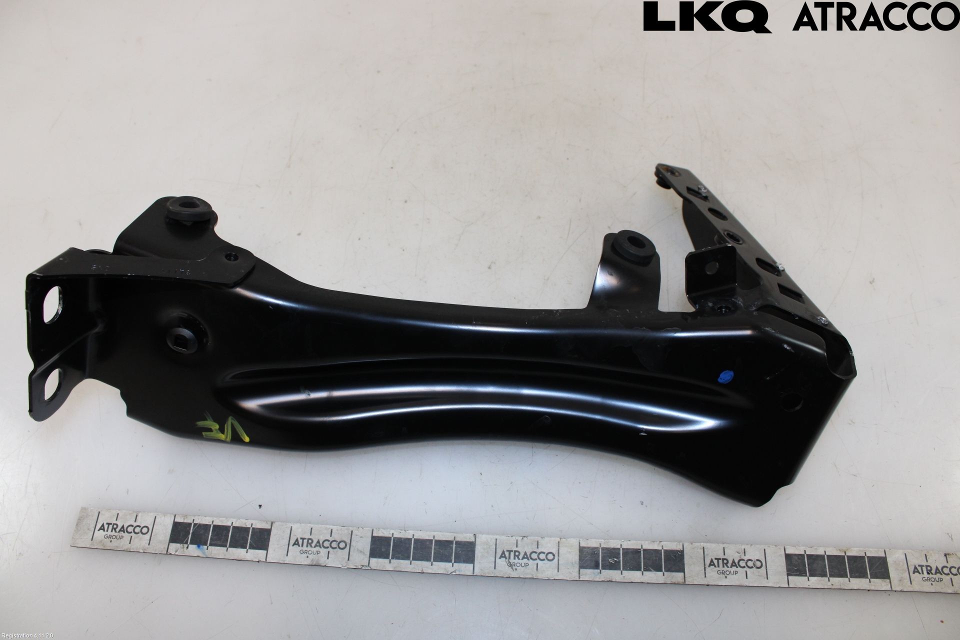 Audi TT/TTS 07-14 Skärmfäste Fram Vä