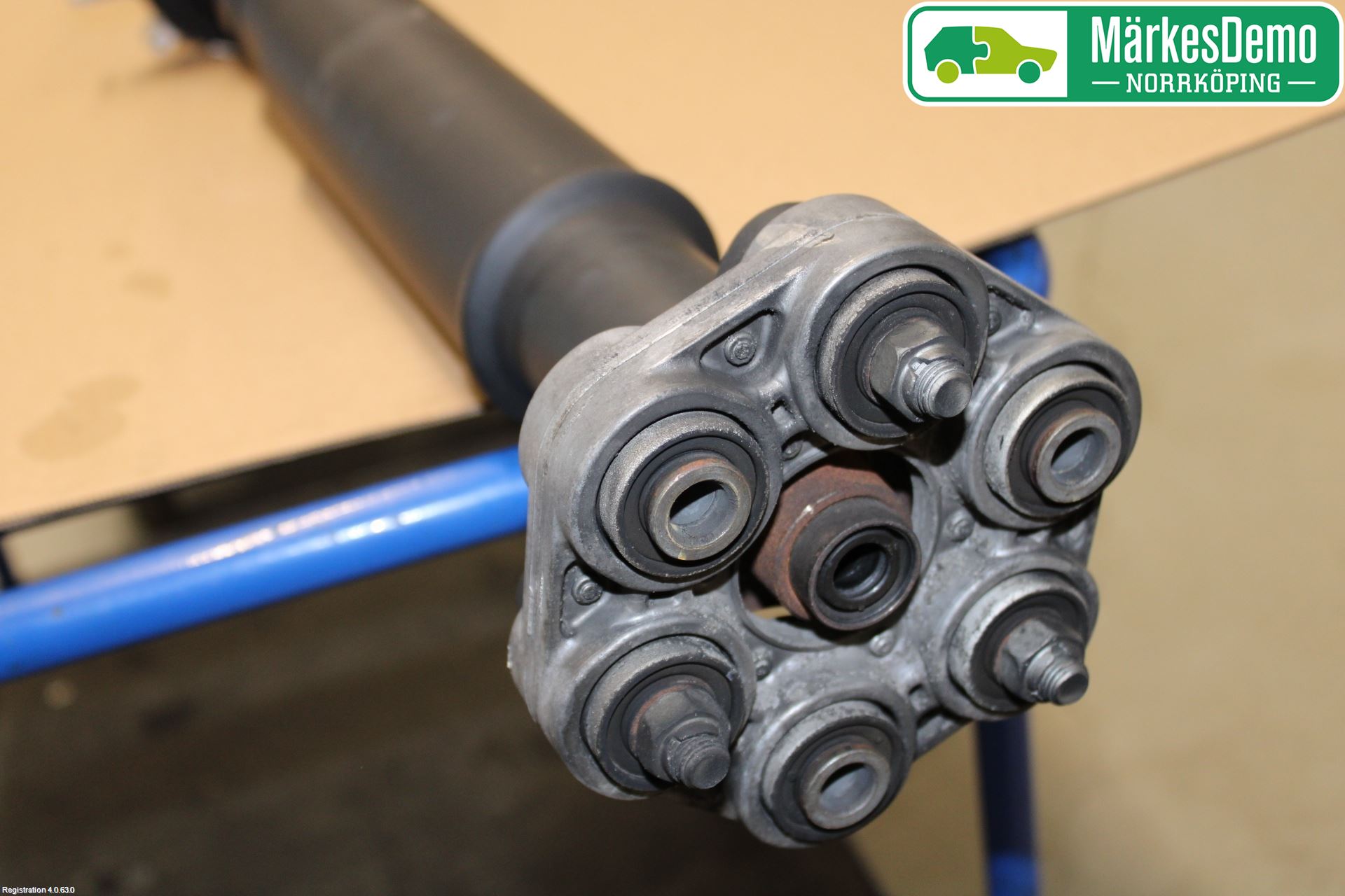 BMW 5 F10/F11/F18 09-17 Mellanaxel Komp
