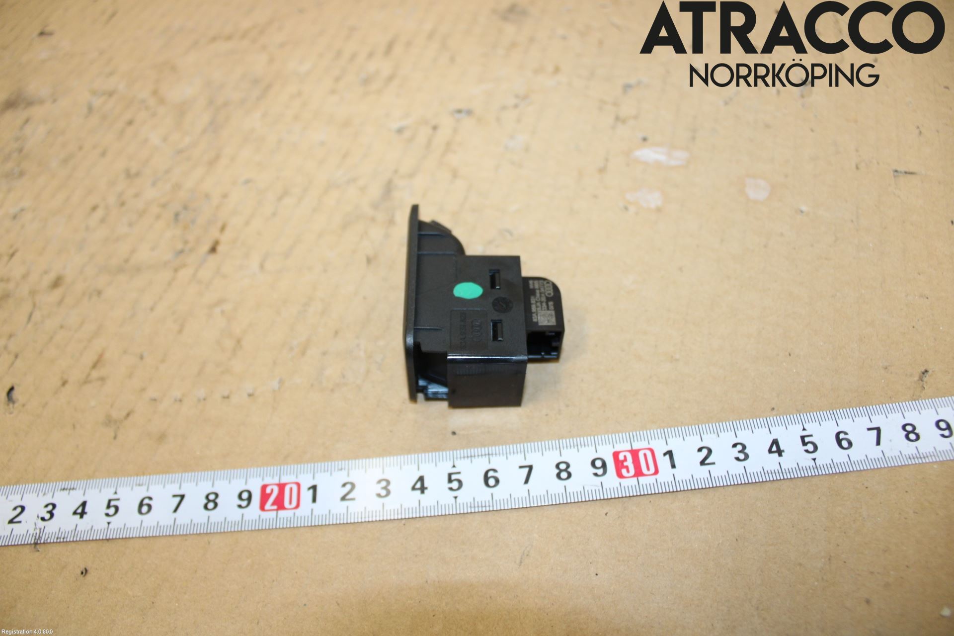 Audi Q3 F3 19- Strömställare Baklucka