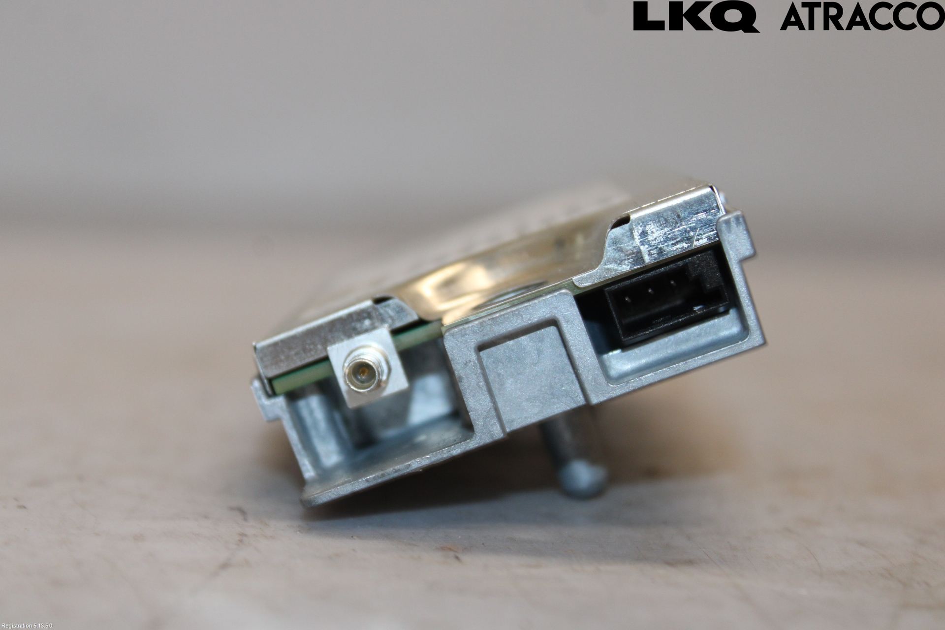 Tesla MODEL 3 17- Antenn