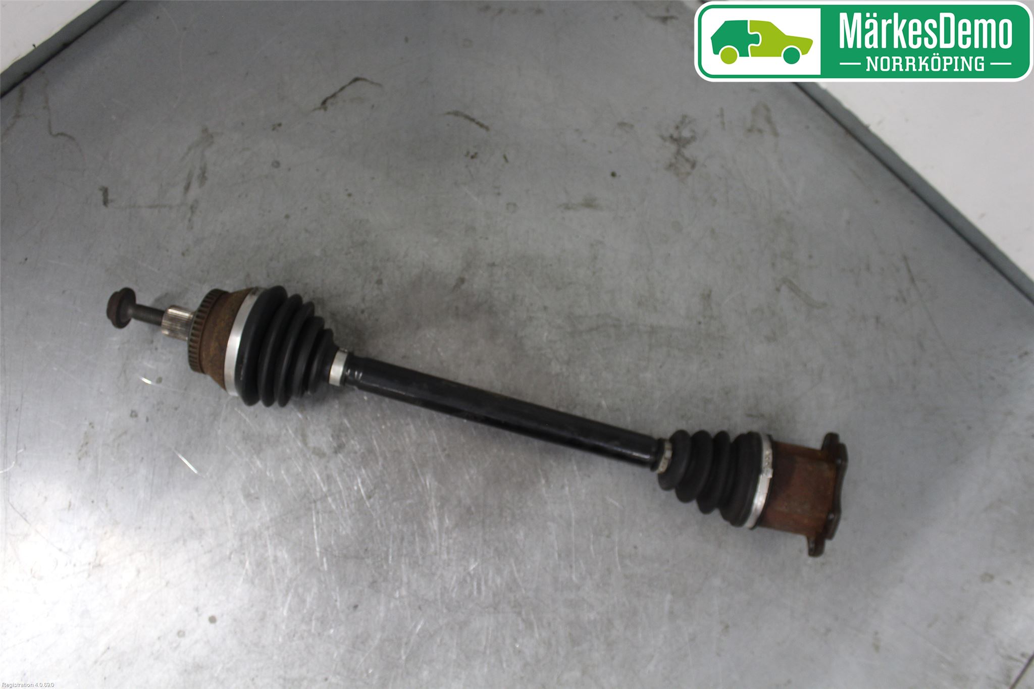Audi A4/S4 05-07 Drivaxel Fram Höger