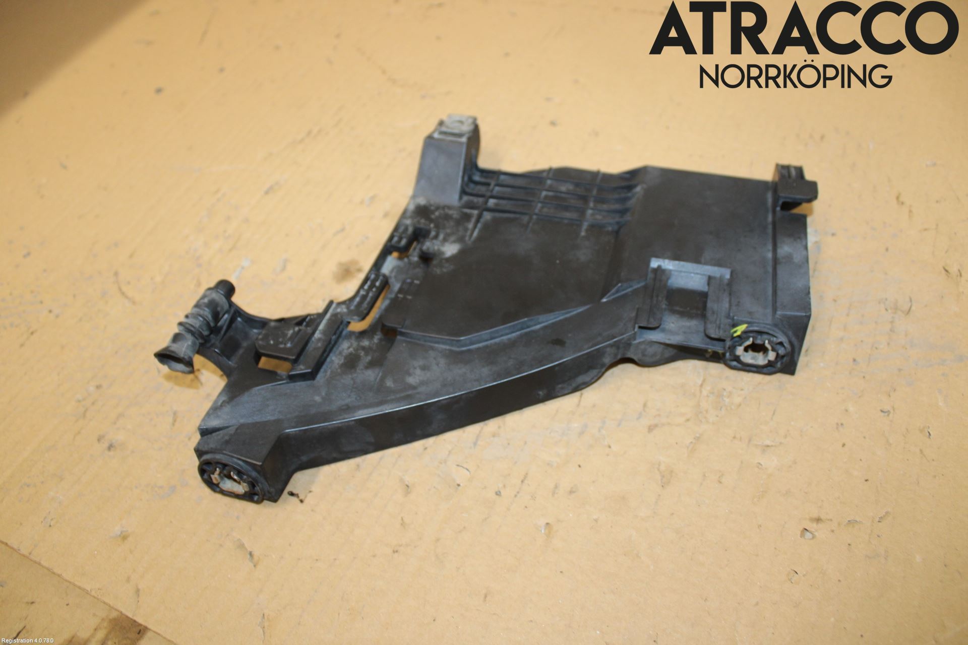 Audi A5 07-16 Strålkast Fästsarg