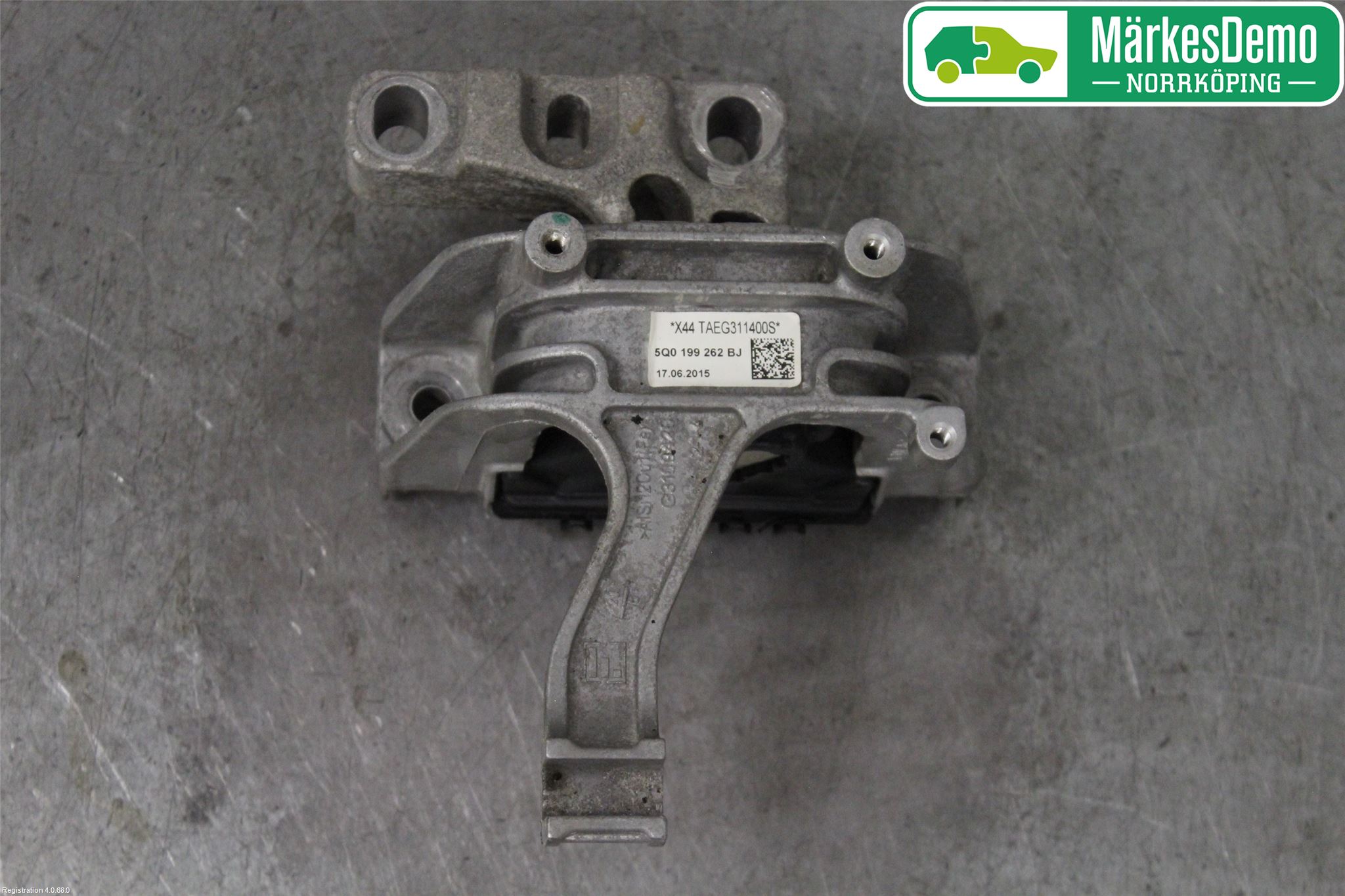 Skoda SUPERB 16-24 Motorfäste