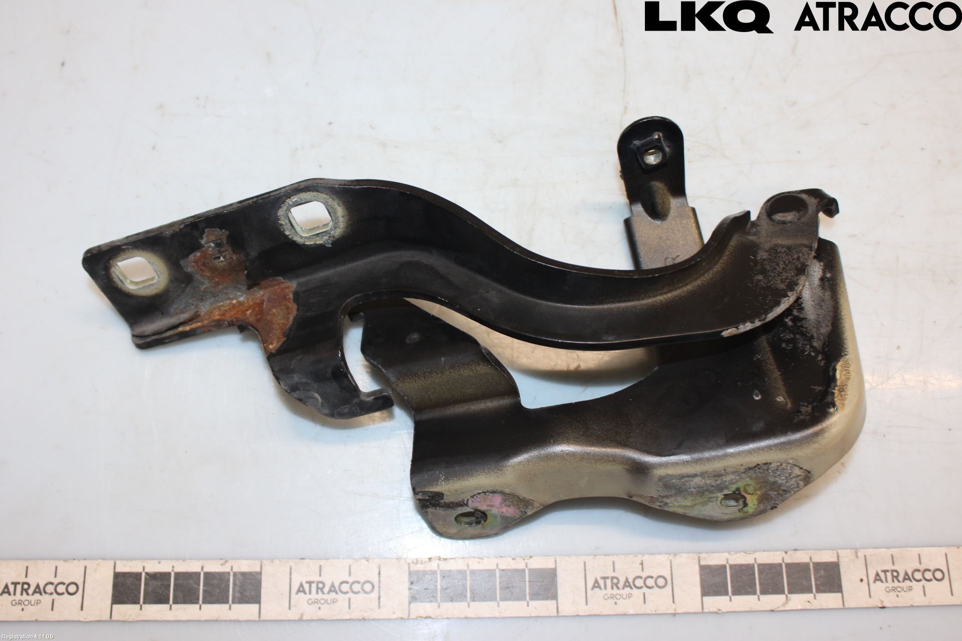 Chevrolet CAPTIVA Huvgångjärn