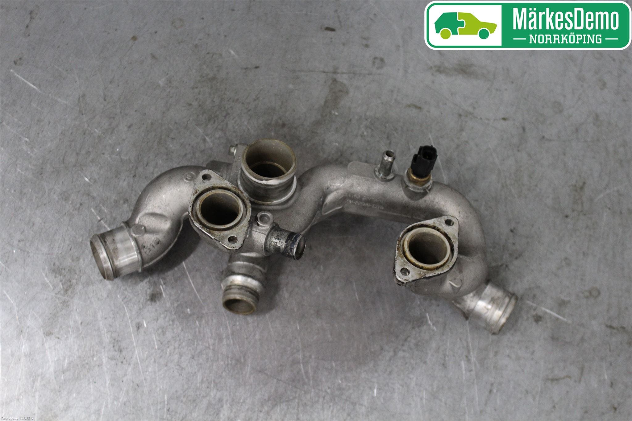 Jaguar XK/XKR 06-14 Kylarslang Fördelningsrör